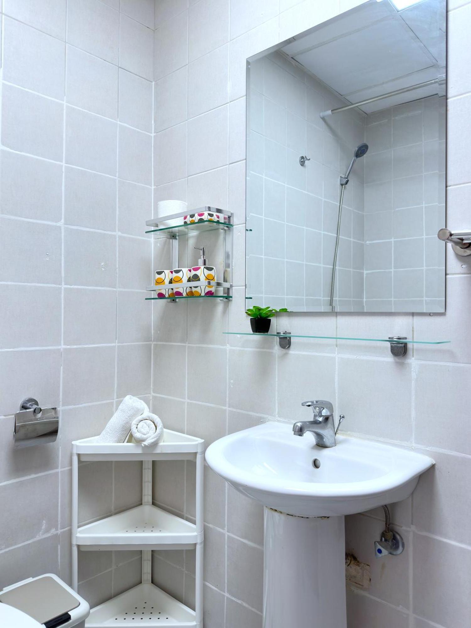 Apartment Stylish With Stunning Marina Canal Views Near To The