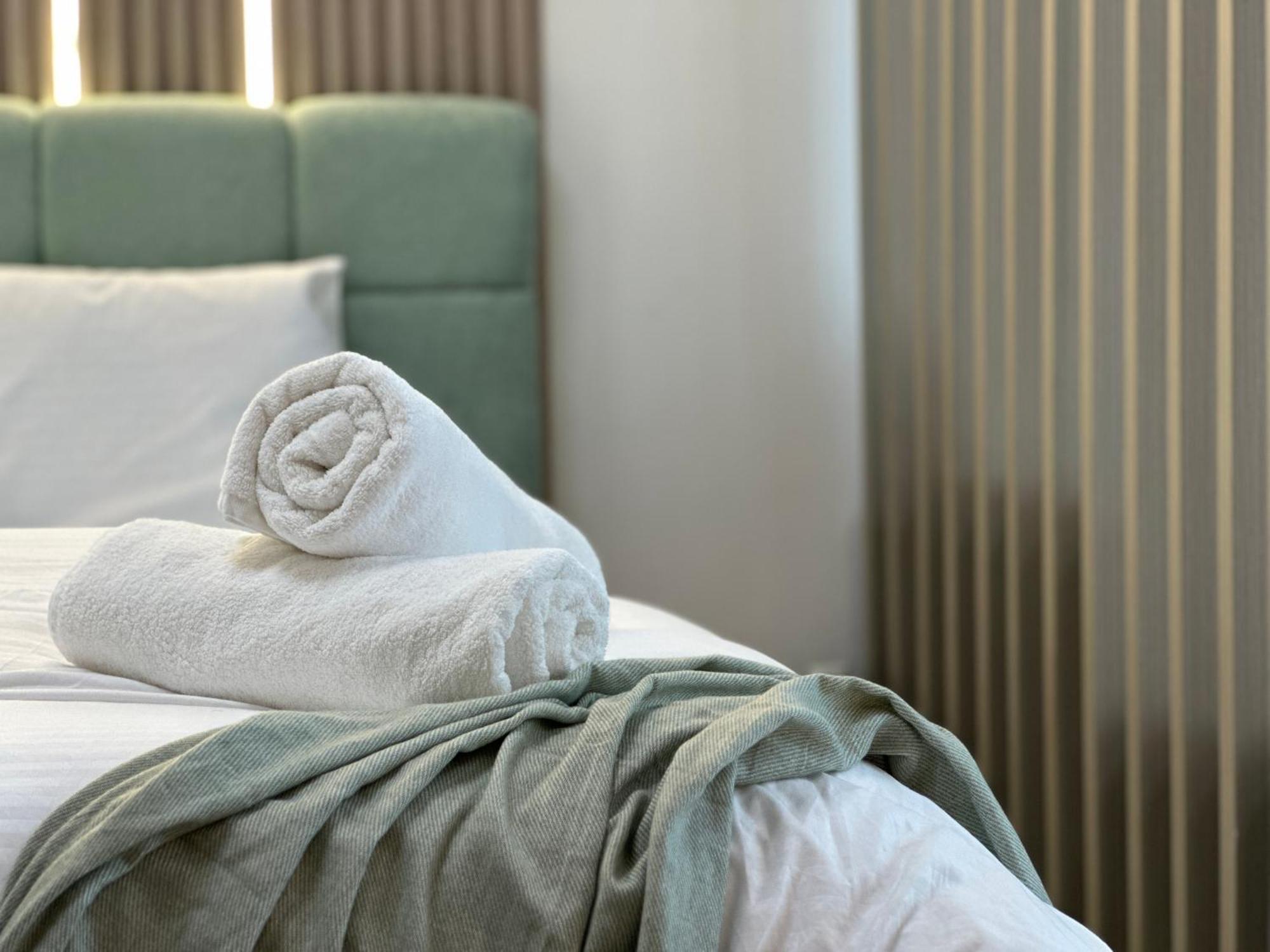 Stylish With Stunning Marina Canal Views Near To The Dubai