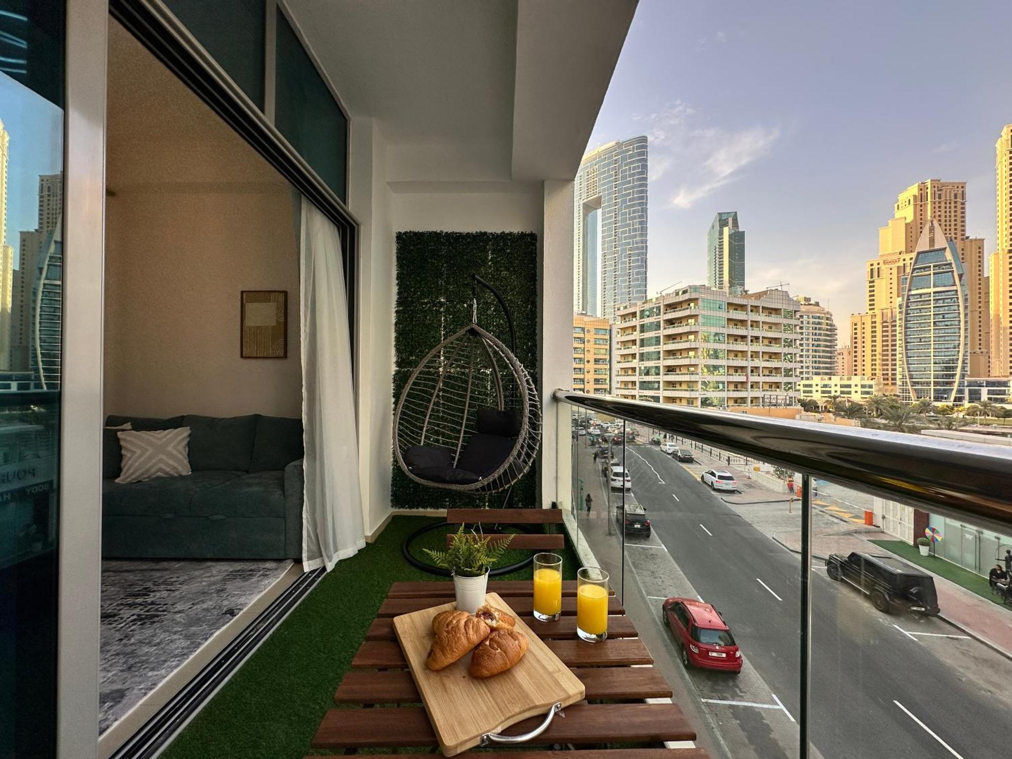 Apartment Stylish With Stunning Marina Canal Views Near To The Dubai