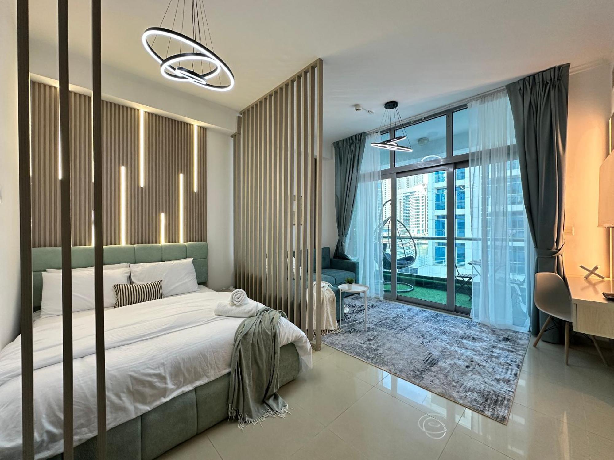 Stylish With Stunning Marina Canal Views Near To The Apartment *