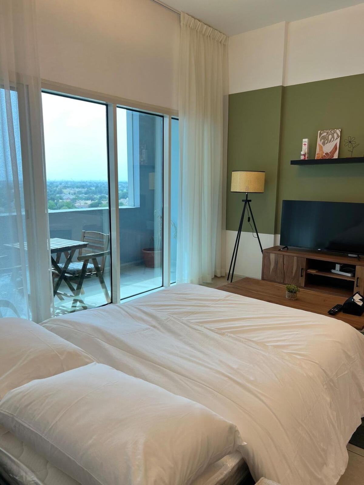 Apartment Brand New 1br With Serene Golf View In Sports Dubai