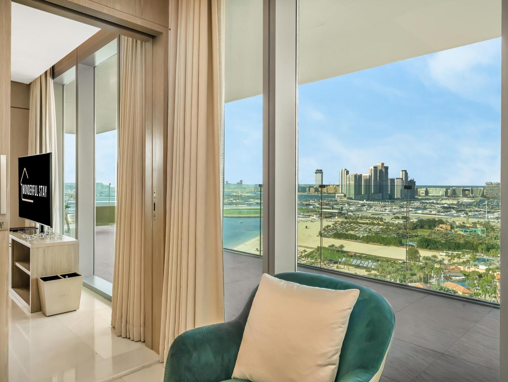 Apartment Wonderfulstay At Five Luxe Jbr - Palm And Eye View - Private Hot Tub - Brand New Luxury