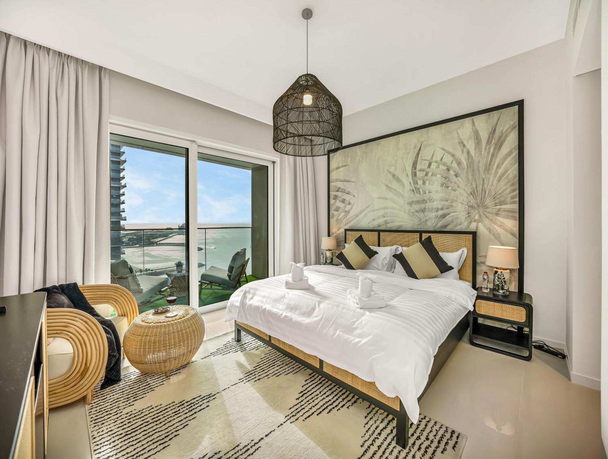 Ultra-luxury 2 Bedroom Beachfront Escape With Sea Views Dubai