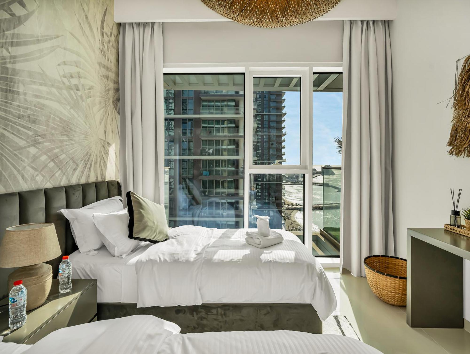 Ultra-luxury 2 Bedroom Beachfront Escape With Sea Views
