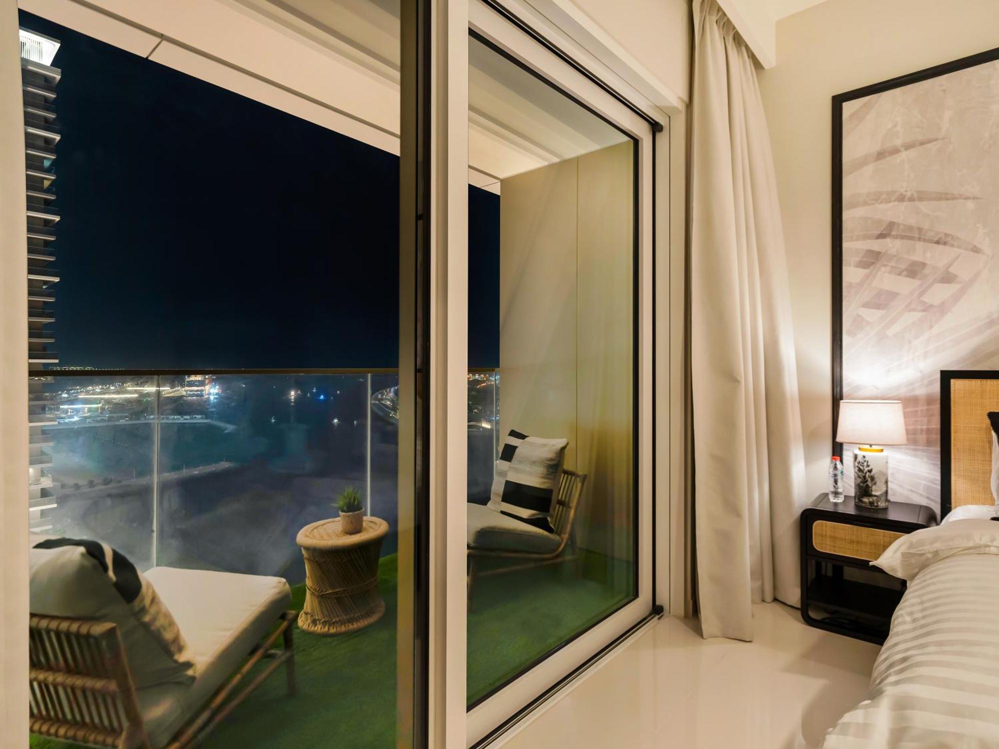 Ultra-luxury 2 Bedroom Beachfront Escape With Sea Views Apartment