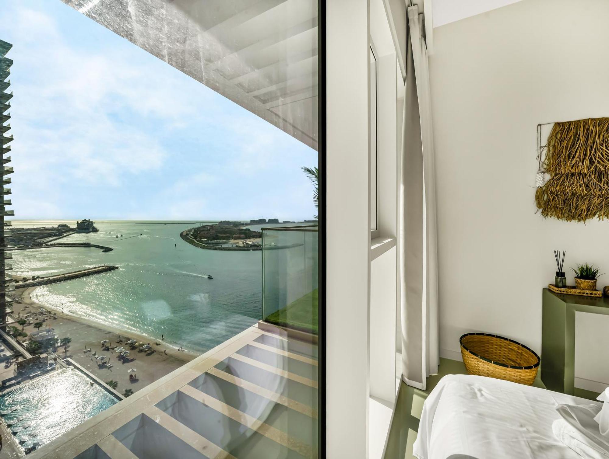 Ultra-luxury 2 Bedroom Beachfront Escape With Sea Views