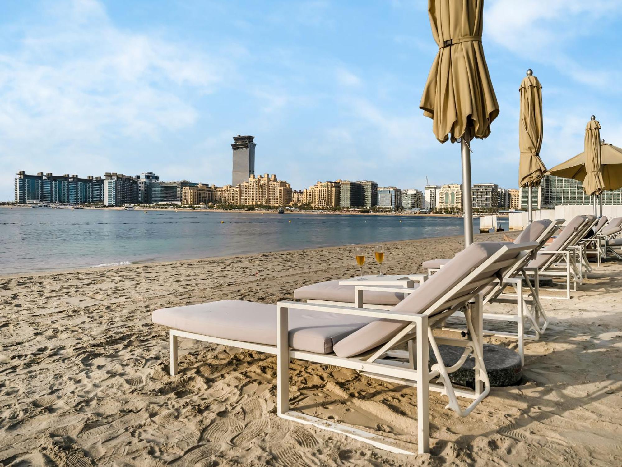 Ultra-luxury 2 Bedroom Beachfront Escape With Sea Views Apartment
