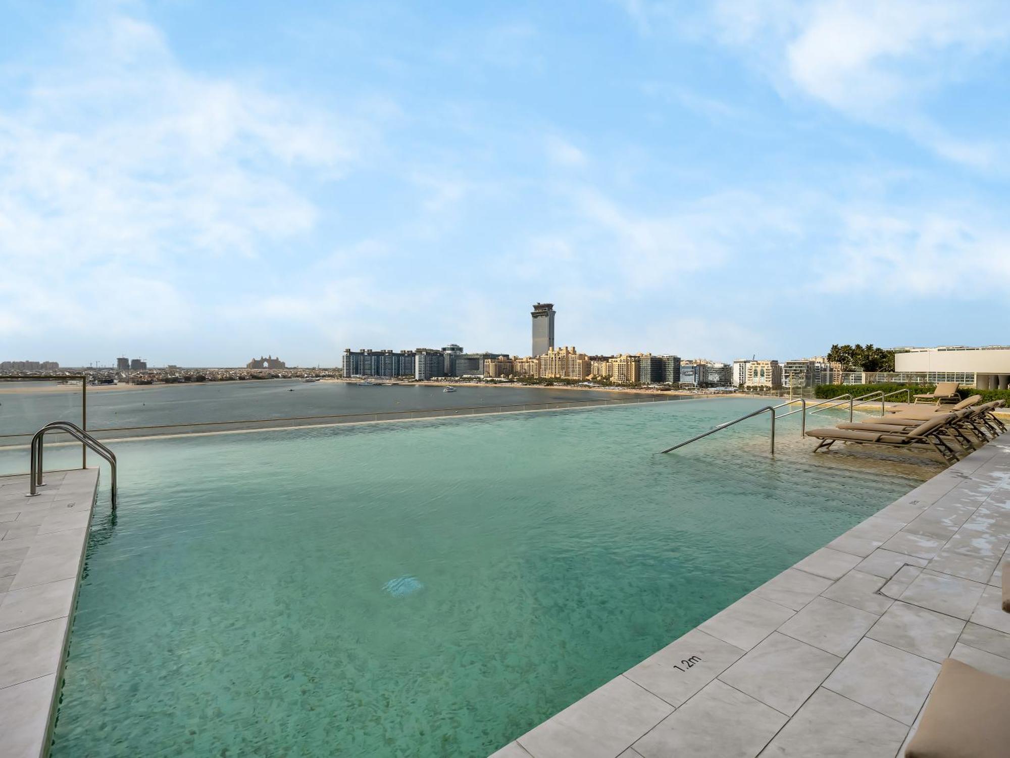 Apartment Ultra-luxury 2 Bedroom Beachfront Escape With Sea Views Dubai