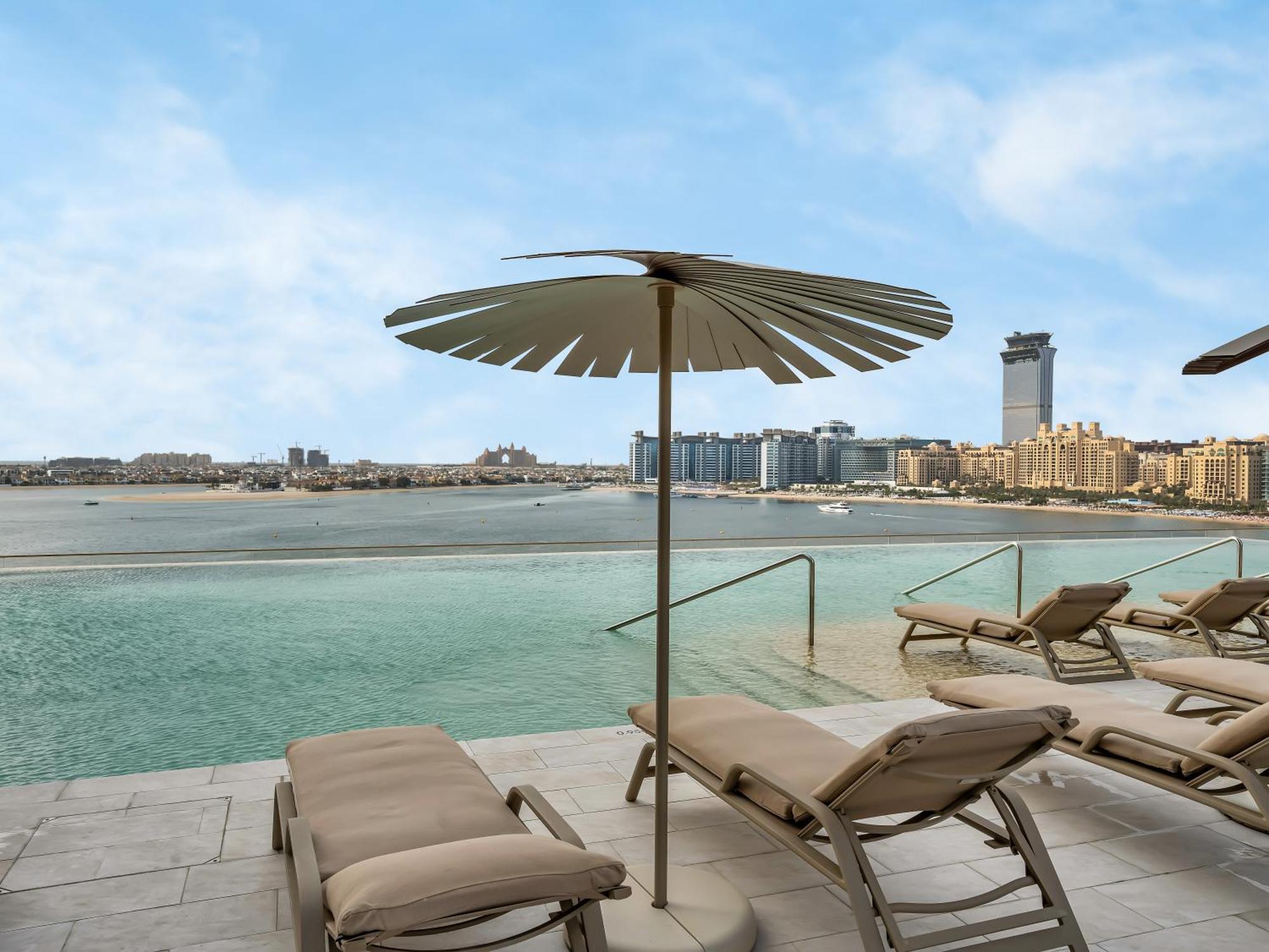 Apartment Ultra-luxury 2 Bedroom Beachfront Escape With Sea Views *