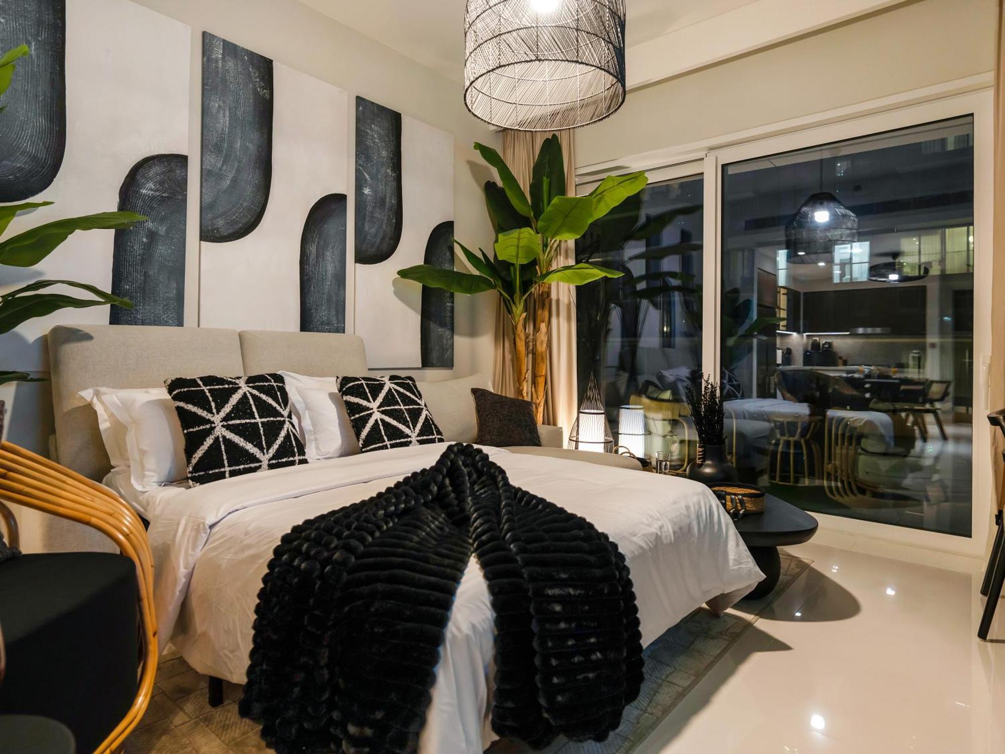 Ultra-luxury 2 Bedroom Beachfront Escape With Sea Views