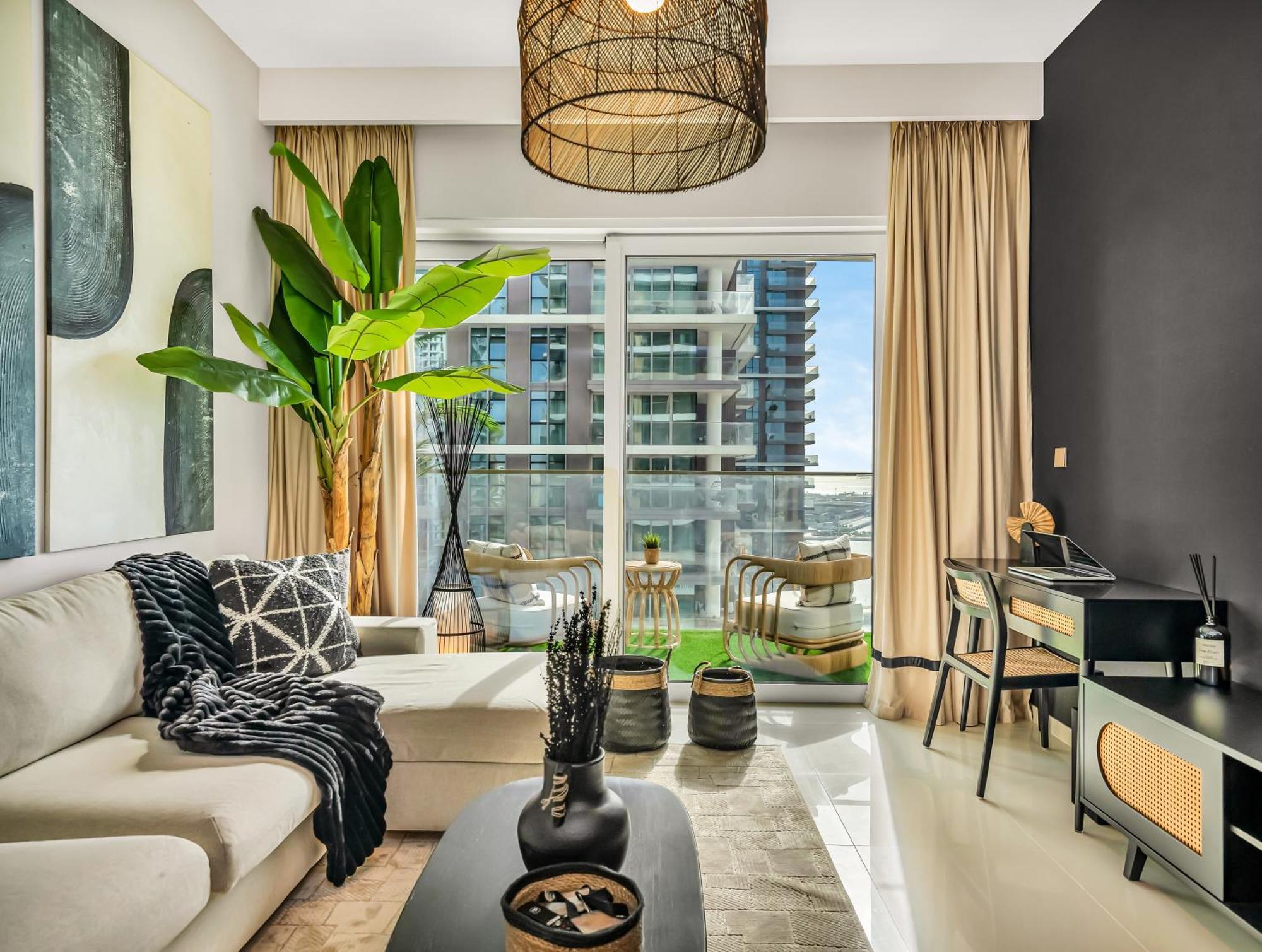 Apartment Ultra-luxury 2 Bedroom Beachfront Escape With Sea Views *