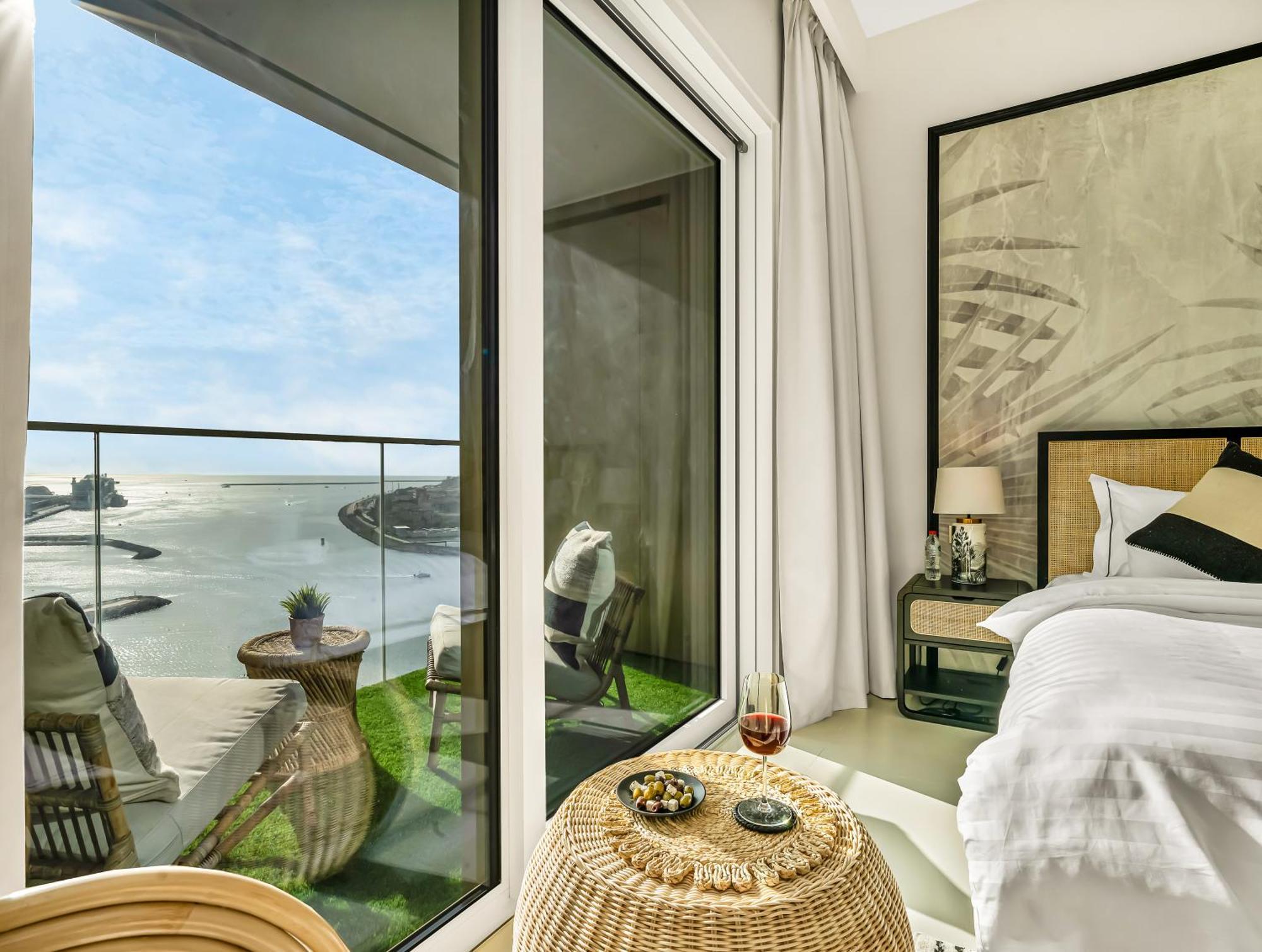 Ultra-luxury 2 Bedroom Beachfront Escape With Sea Views Apartment Dubai