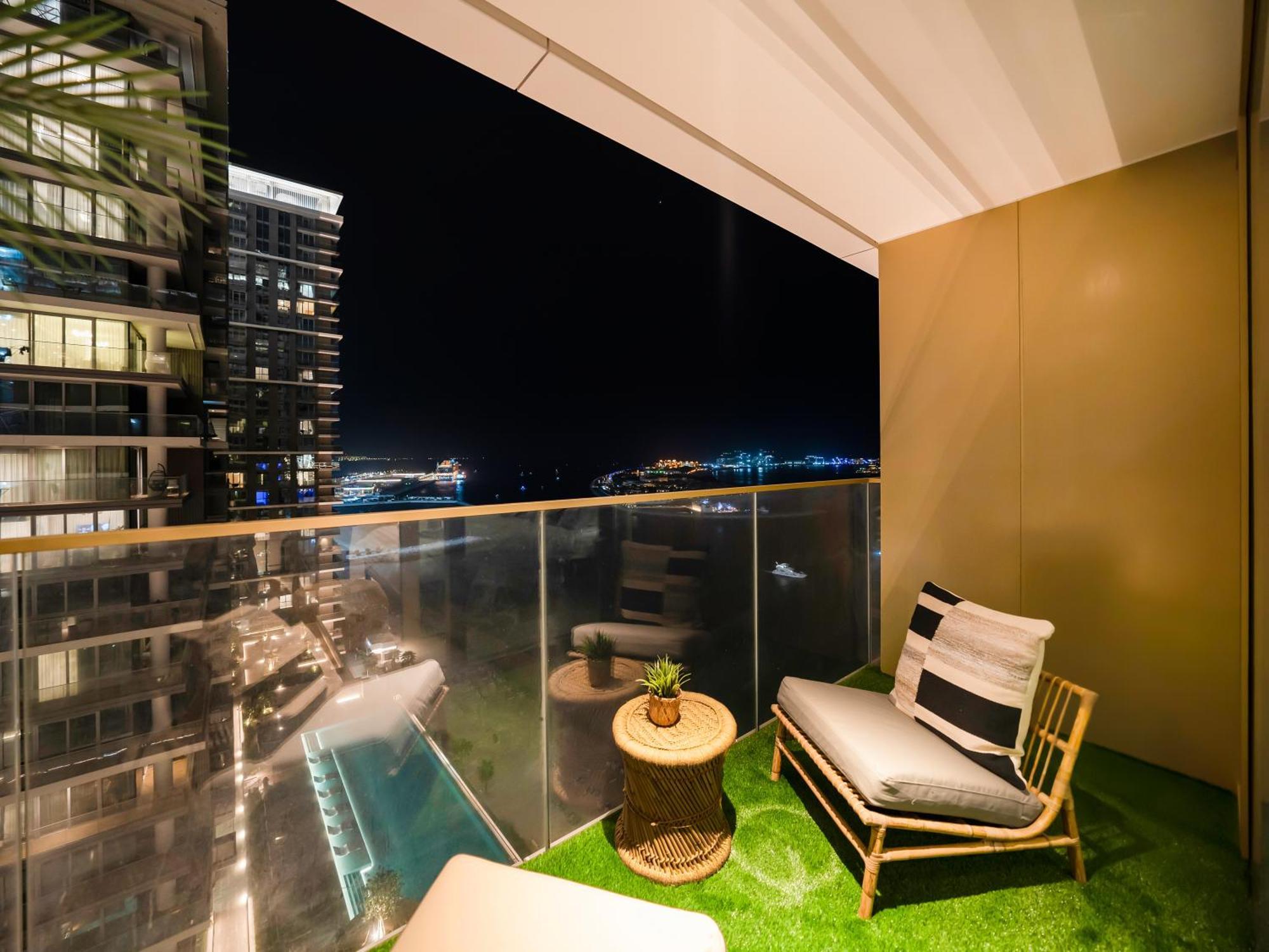 Ultra-luxury 2 Bedroom Beachfront Escape With Sea Views * Dubai