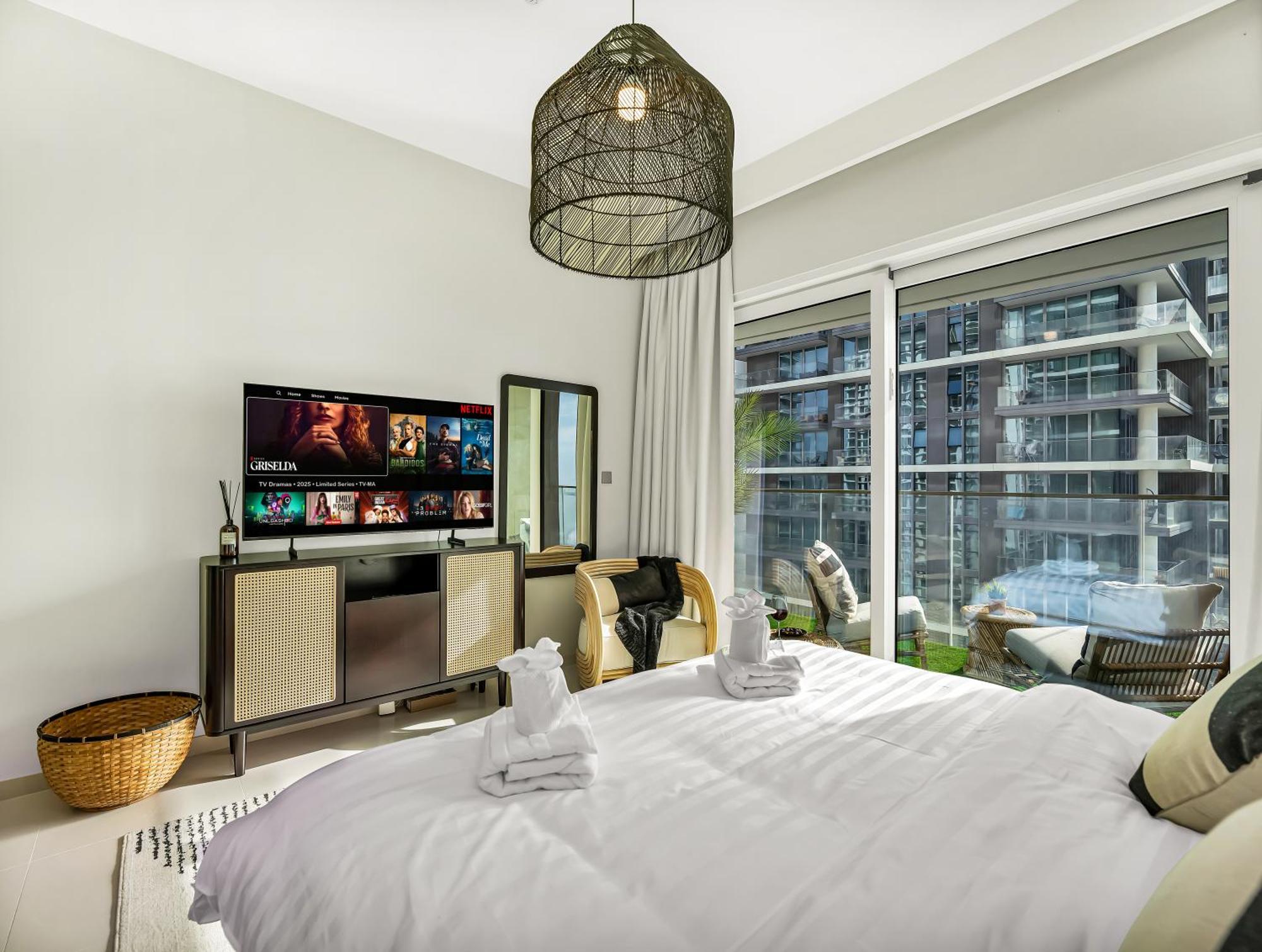 Apartment Ultra-luxury 2 Bedroom Beachfront Escape With Sea Views