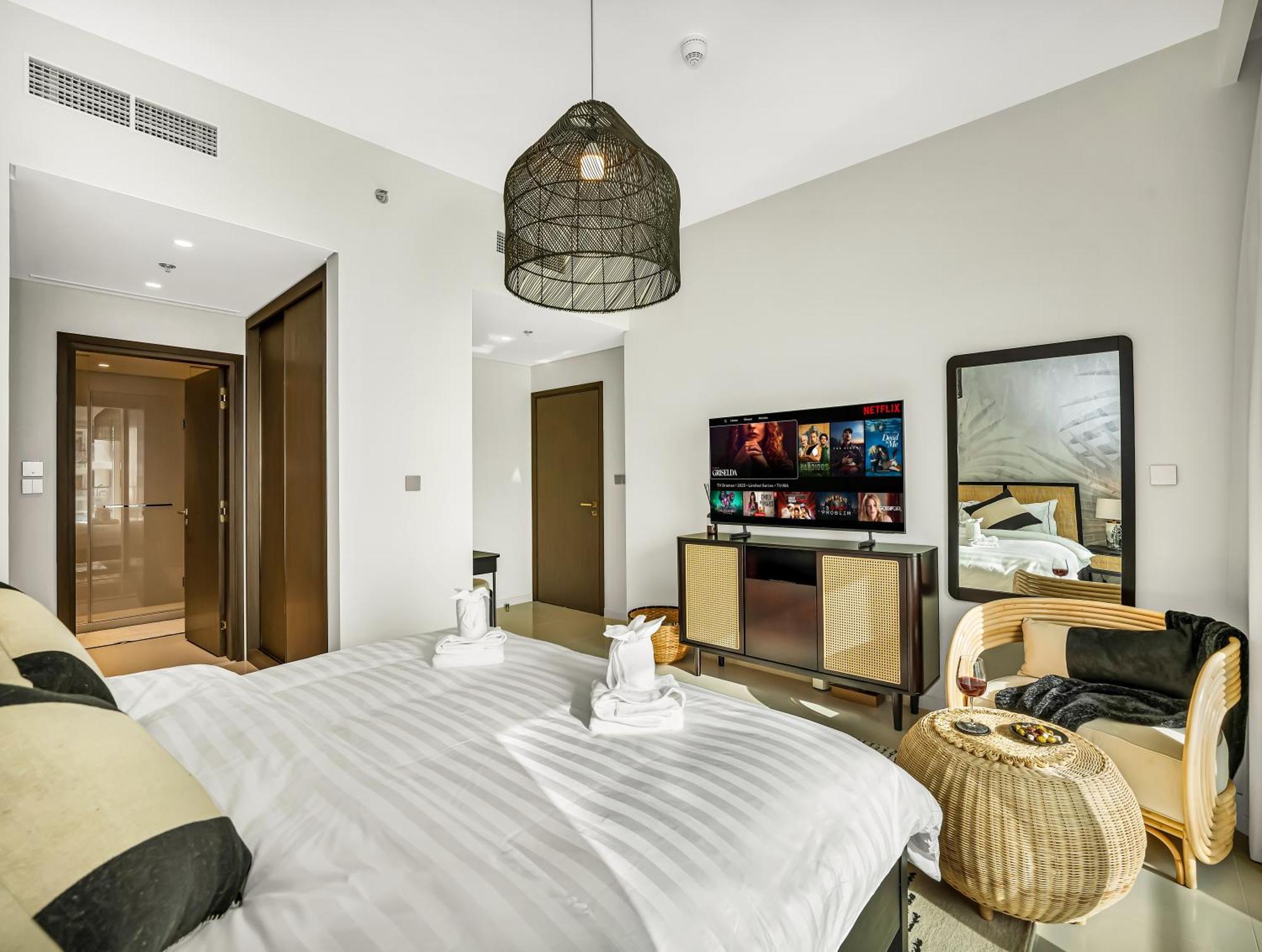 Ultra-luxury 2 Bedroom Beachfront Escape With Sea Views Apartment Dubai