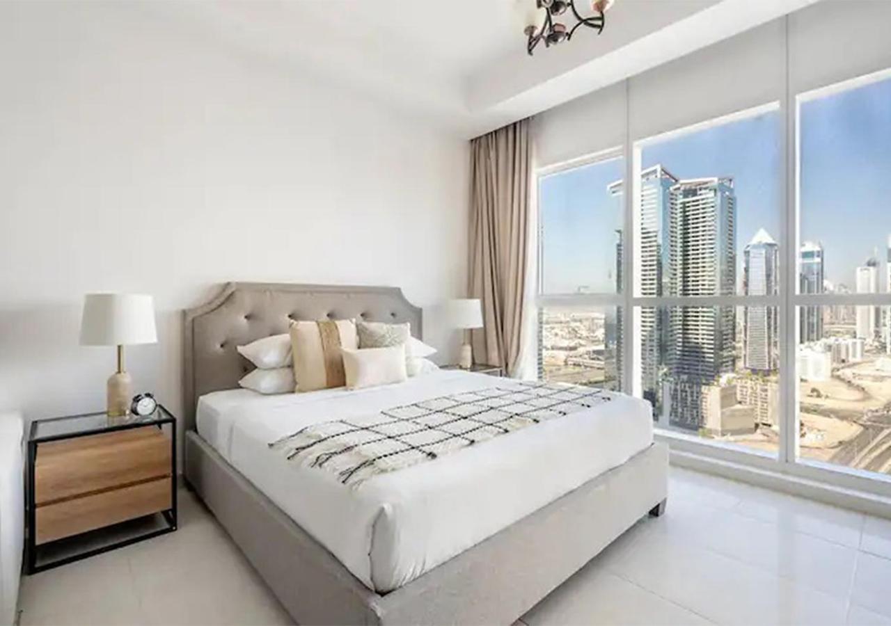 Cozy With Downtown Views Apartment