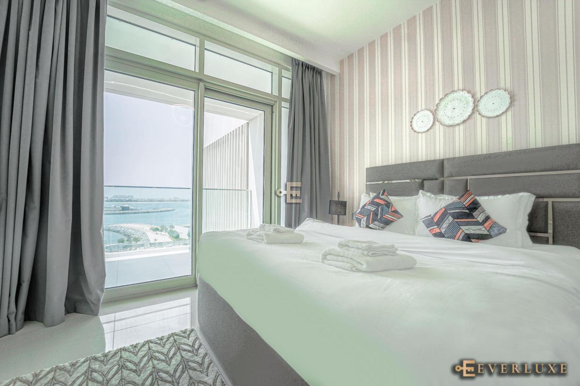 Breathtaking 1 Bed Palm View *