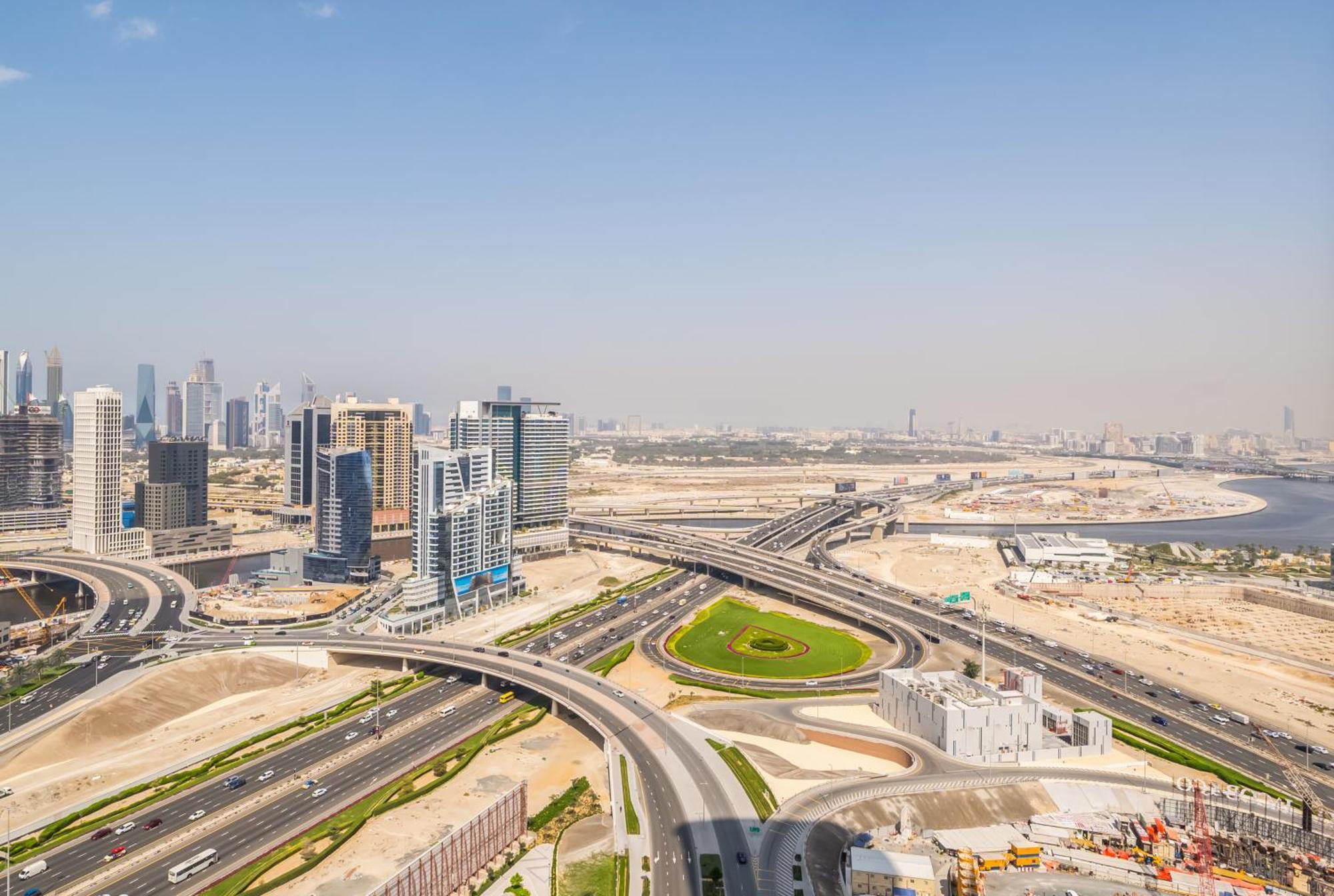 Holiday home Luxury 2br With Burj Khalifa Views Pool & Gym Dubai