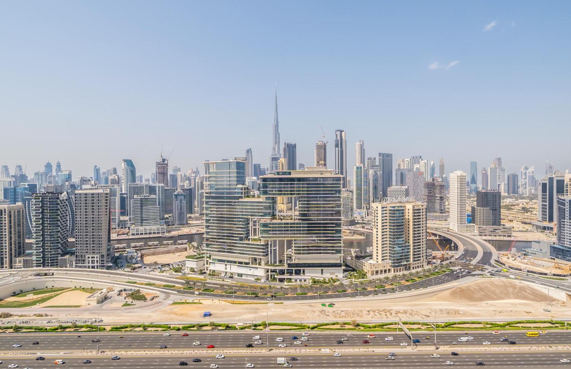 Luxury 2br With Burj Khalifa Views Pool & Gym