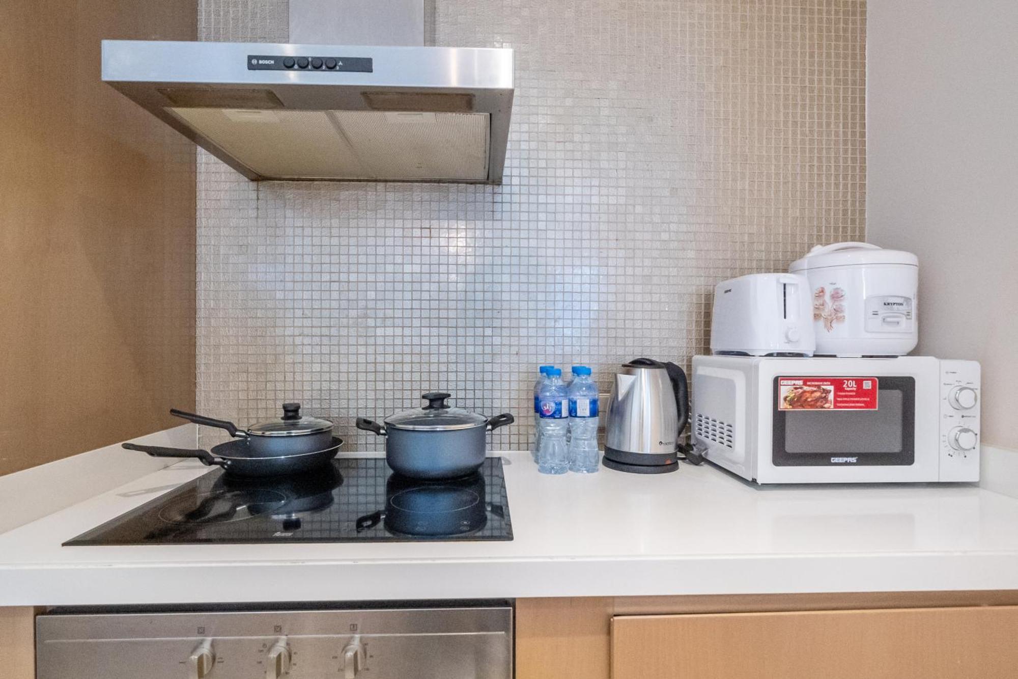 Luxury 2br With Burj Khalifa Views Pool & Gym Holiday home Dubai