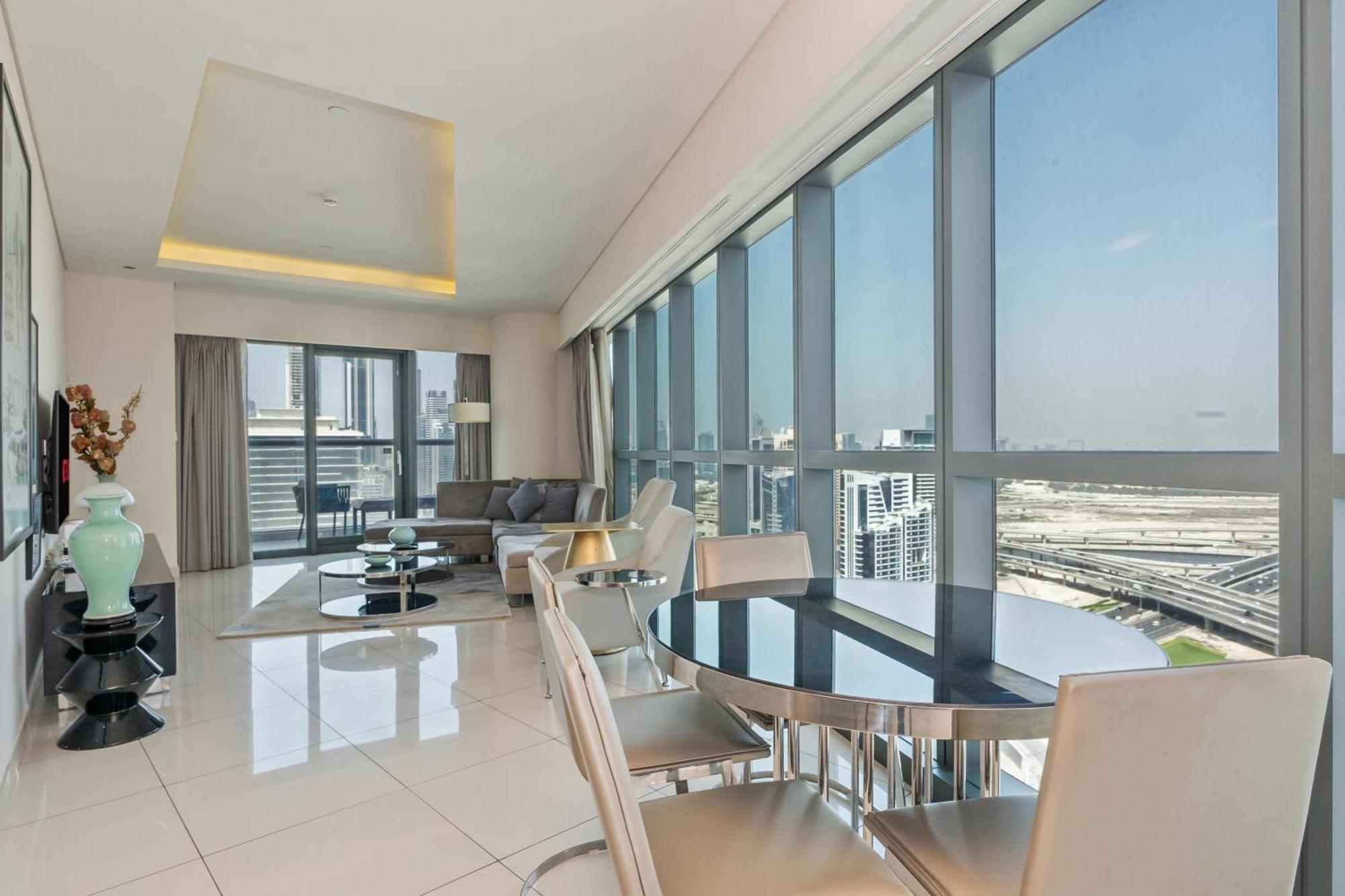 Holiday home Luxury 2br With Burj Khalifa Views Pool & Gym