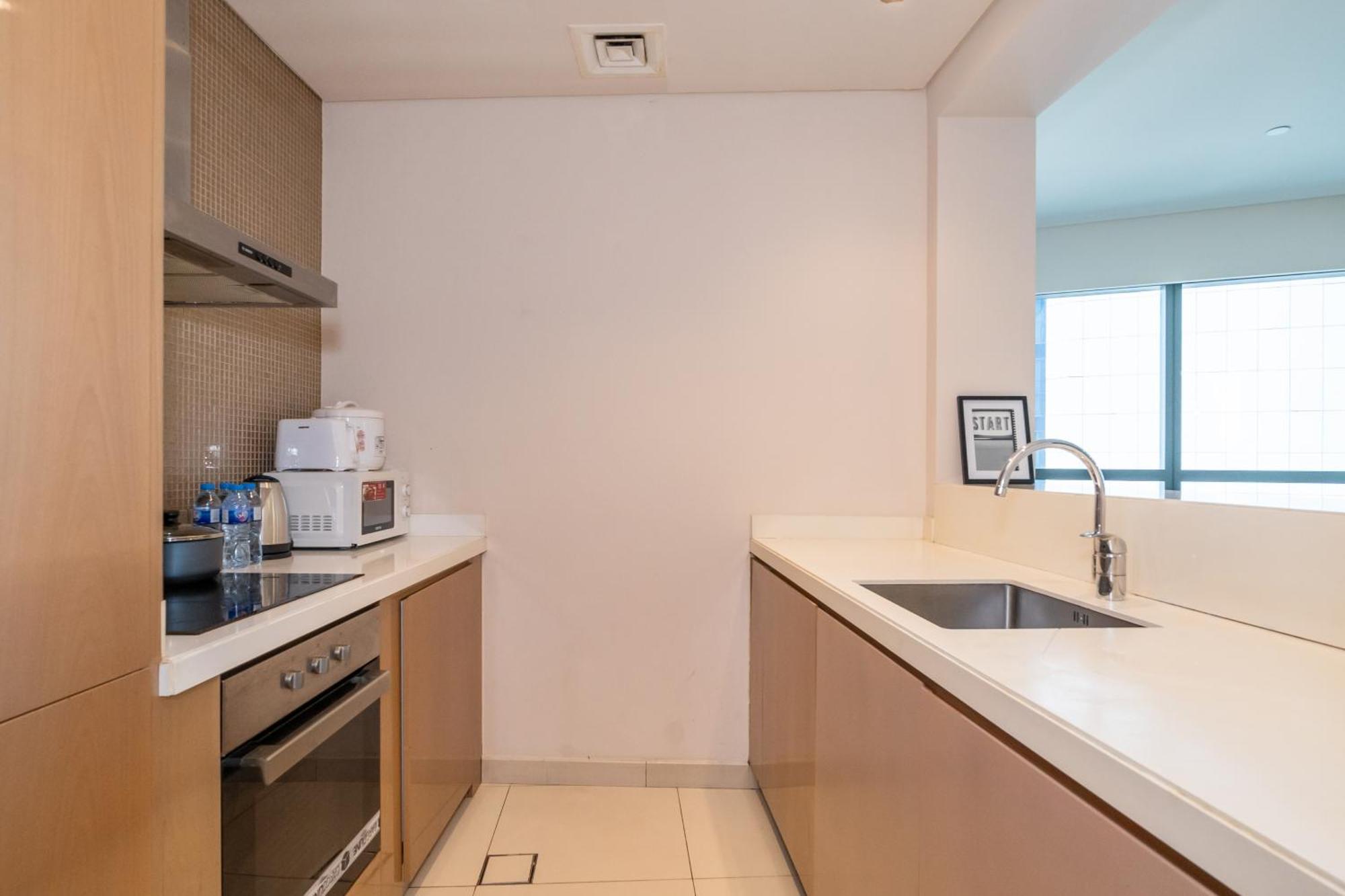 Luxury 2br With Burj Khalifa Views Pool & Gym