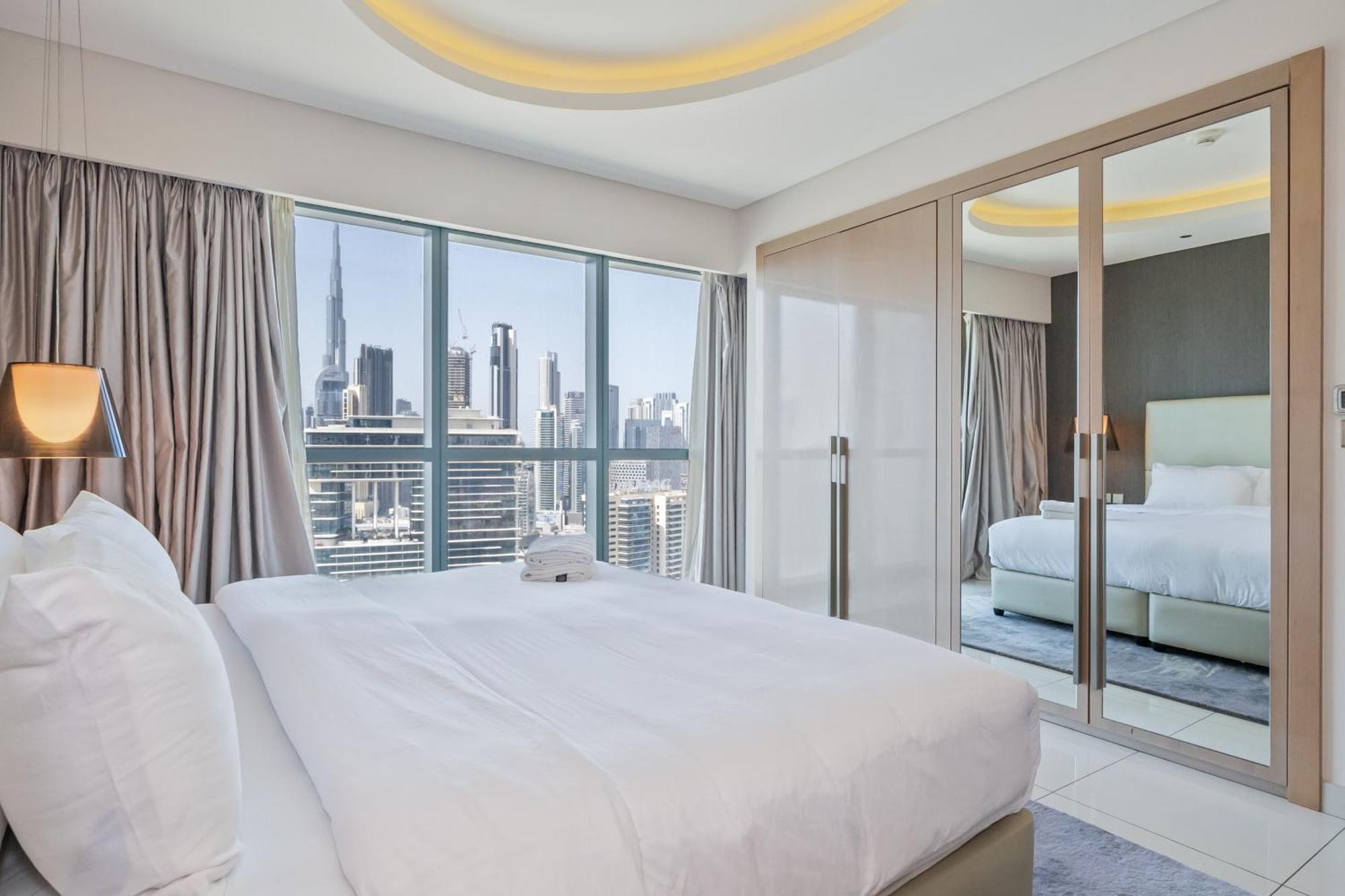 Holiday home Luxury 2br With Burj Khalifa Views Pool & Gym Dubai
