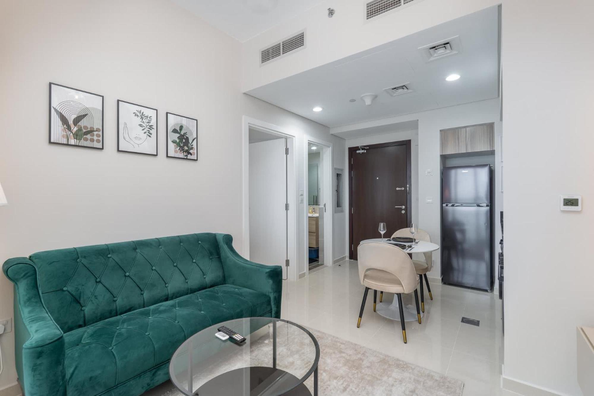 Dazzling 1 Bedroom In Golf With Stunning View