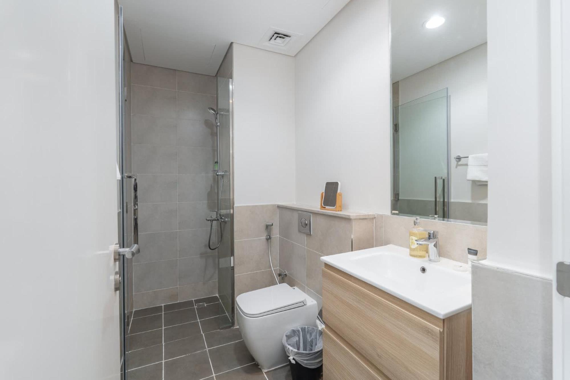 Dazzling 1 Bedroom In Golf With Stunning View Apartment *