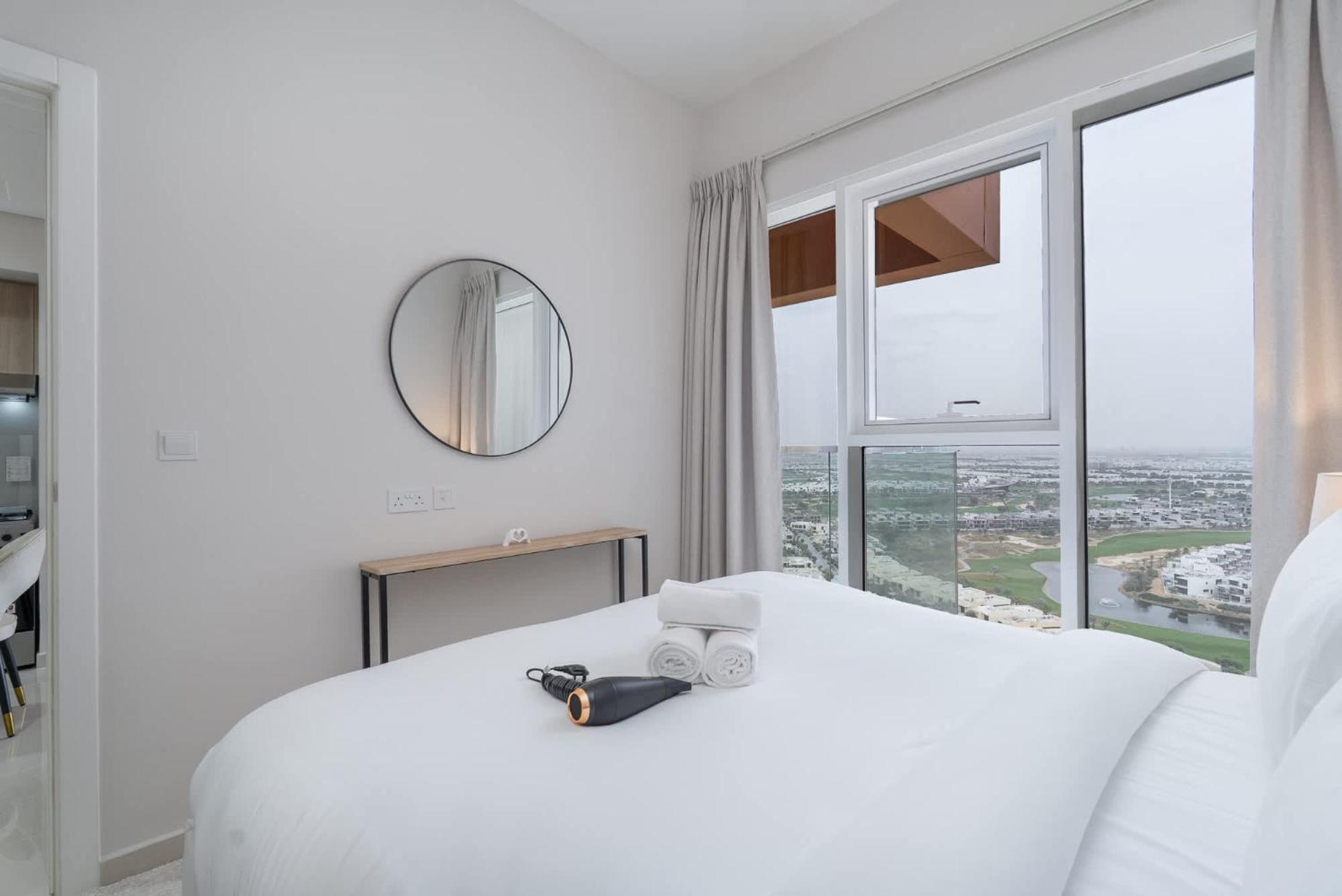 Apartment Dazzling 1 Bedroom In Golf With Stunning View Dubai
