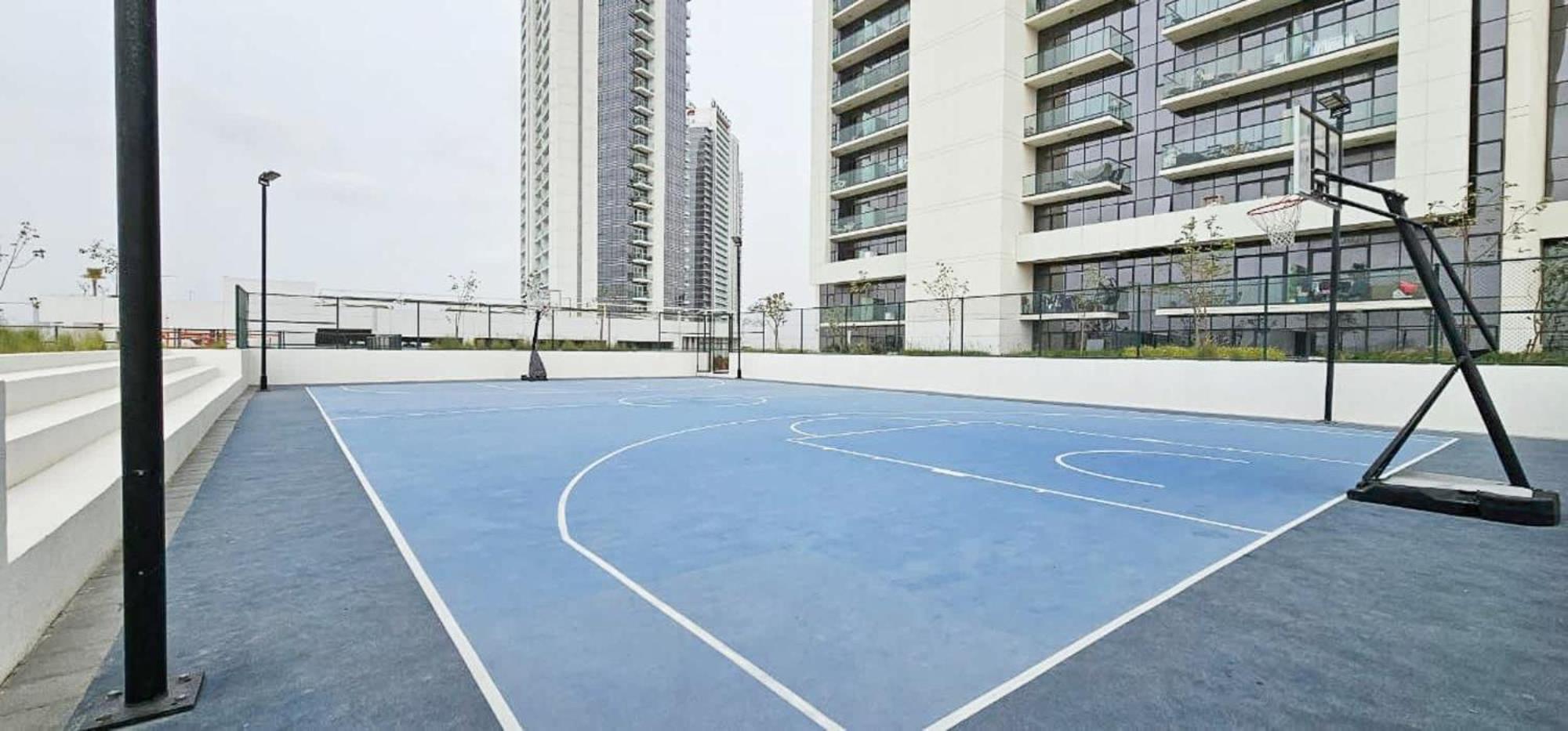 Dazzling 1 Bedroom In Golf With Stunning View Apartment