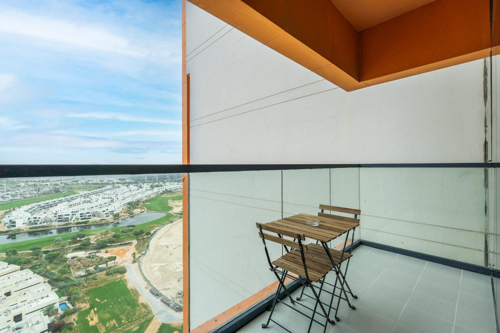 Apartment Dazzling 1 Bedroom In Golf With Stunning View