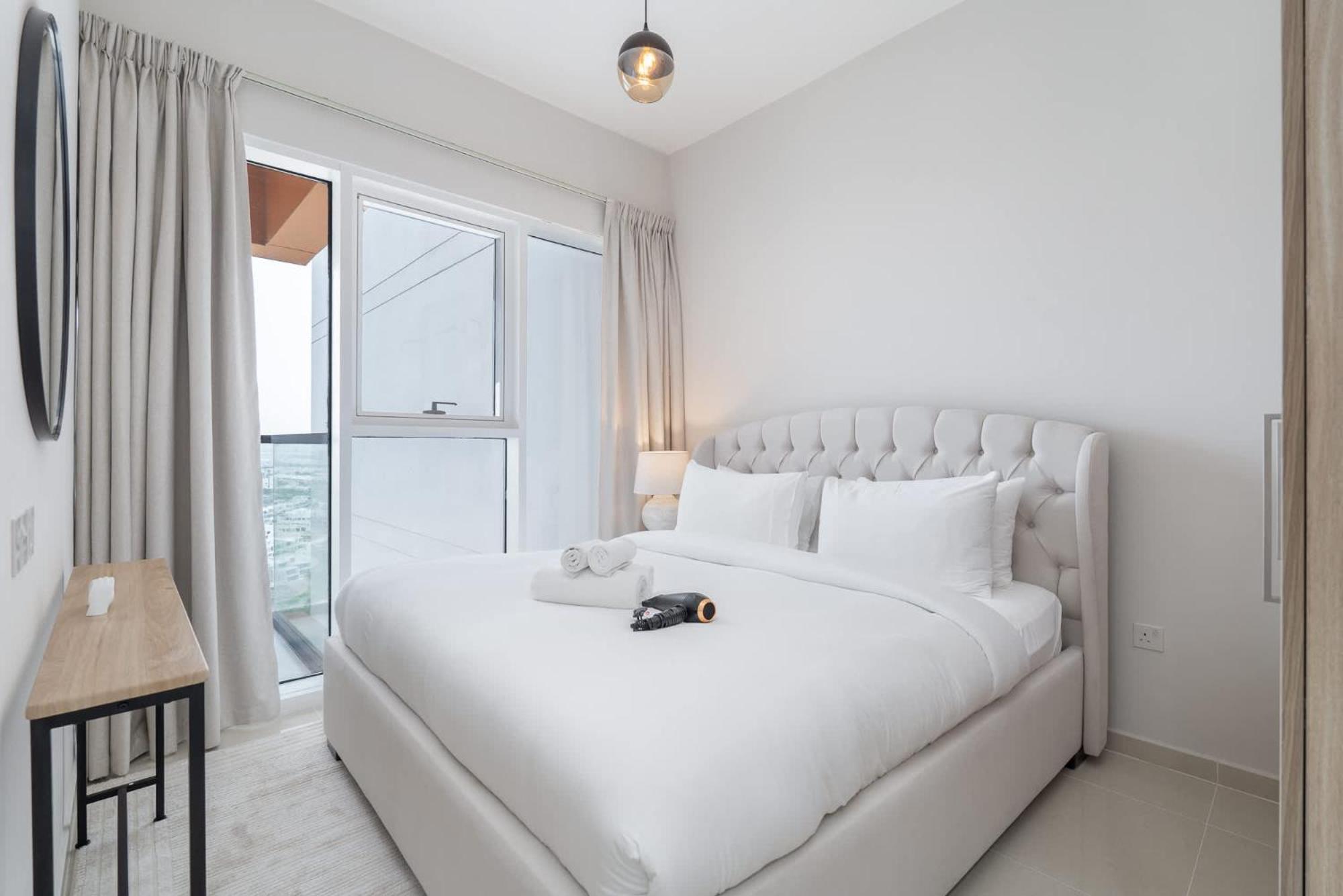 Dazzling 1 Bedroom In Golf With Stunning View *