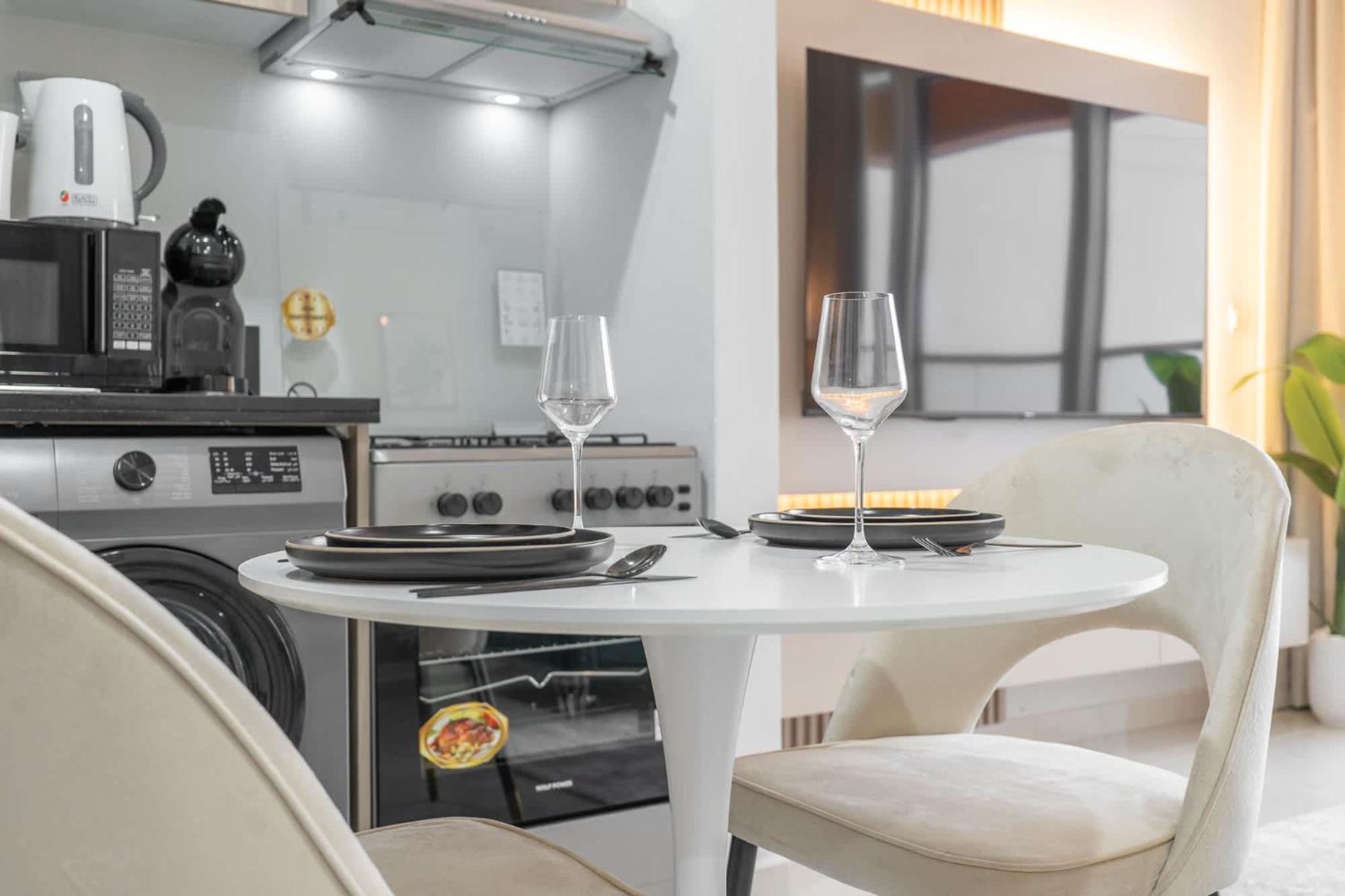 Dazzling 1 Bedroom In Golf With Stunning View *