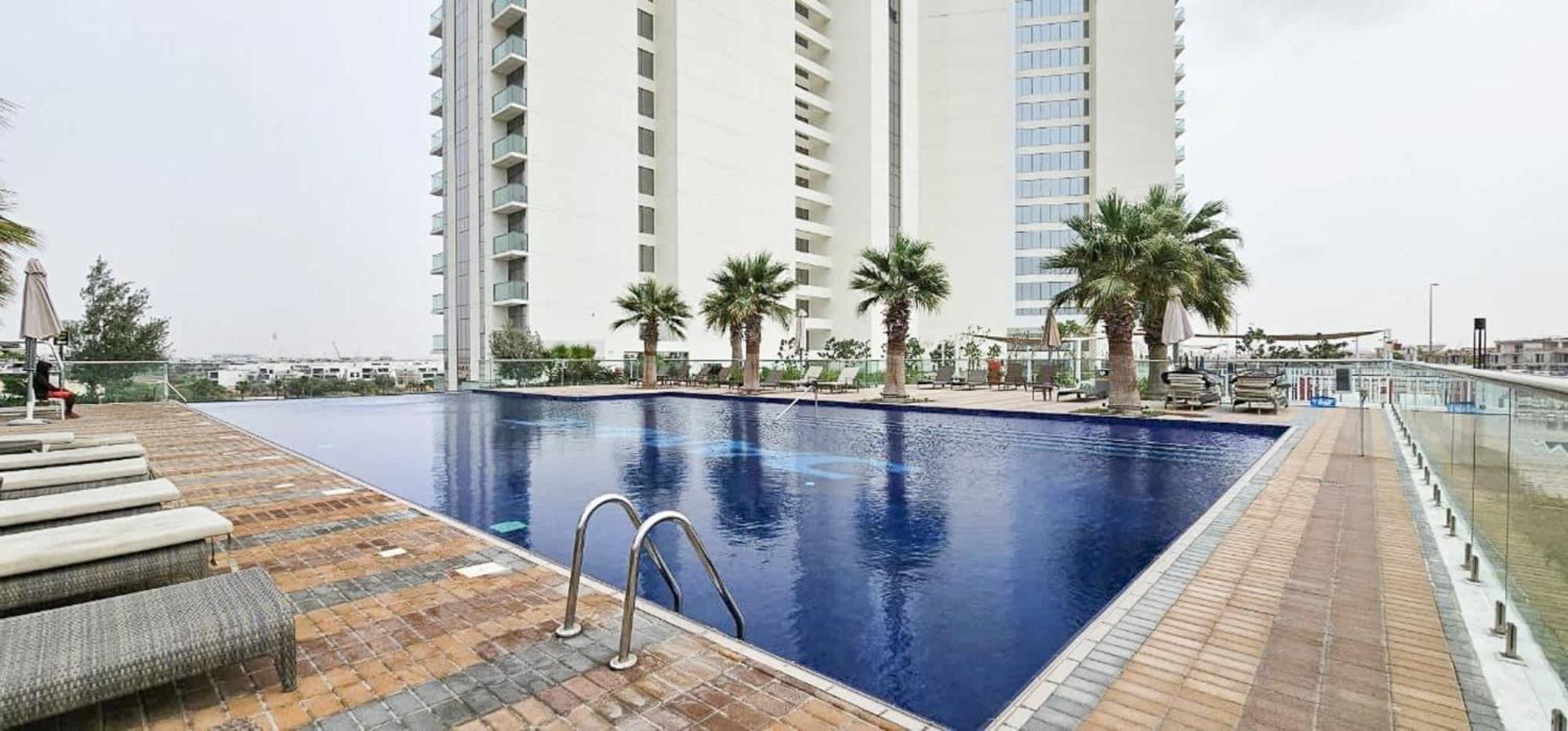 Dazzling 1 Bedroom In Golf With Stunning View * Dubai