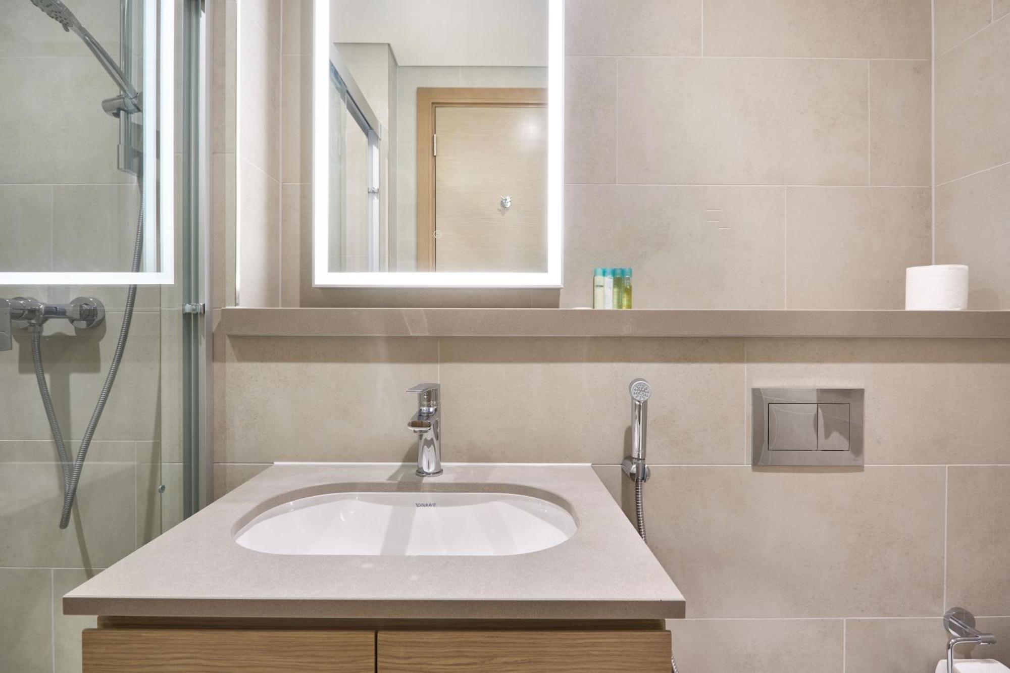 By Latinem Luxury 1br W508 Near Downtown * Dubai