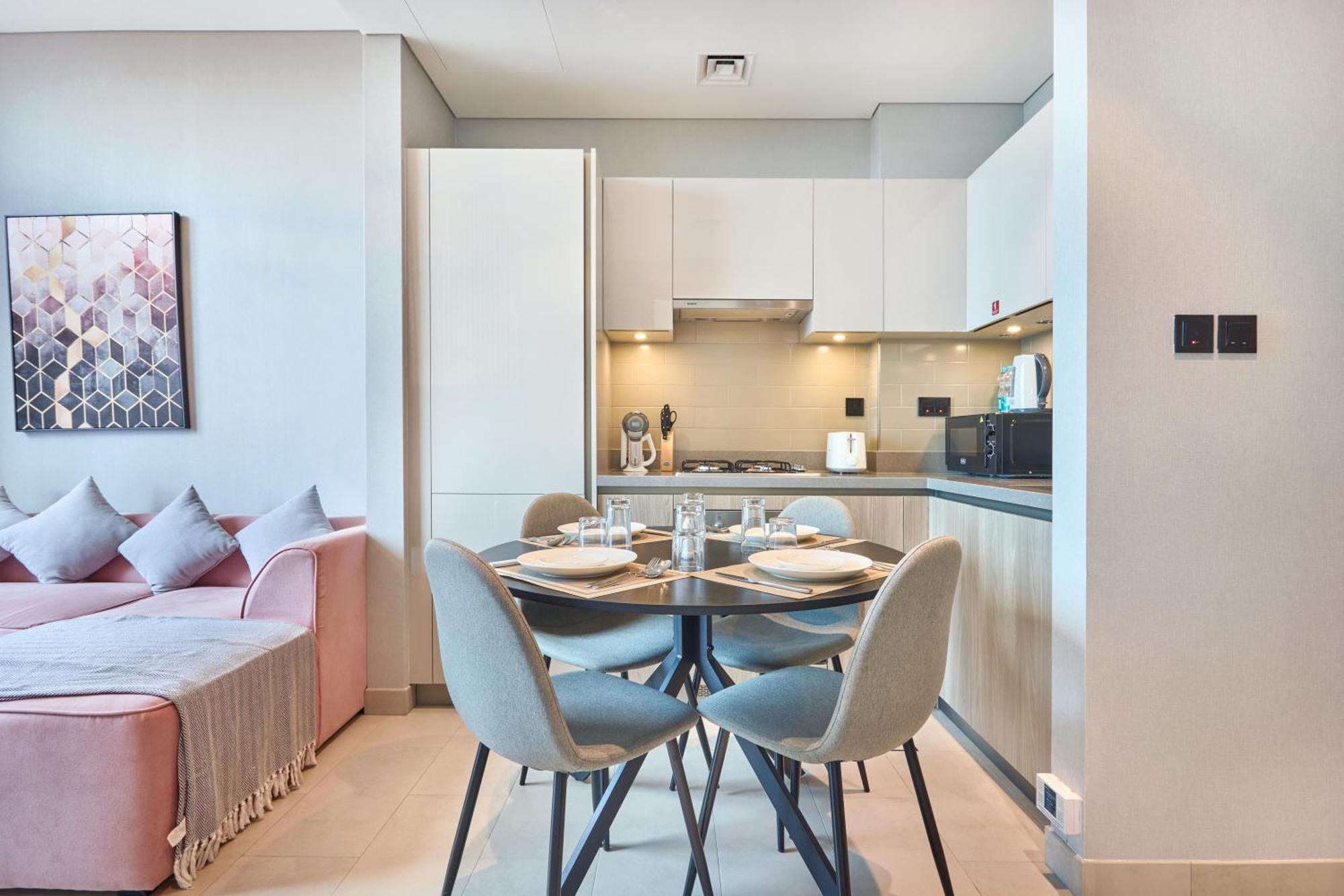 By Latinem Luxury 1br W508 Near Downtown Apartment