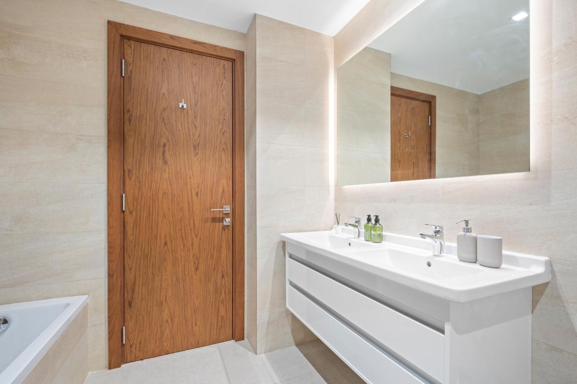 Apartment Vayk - Contemporary Marina-front In A Location