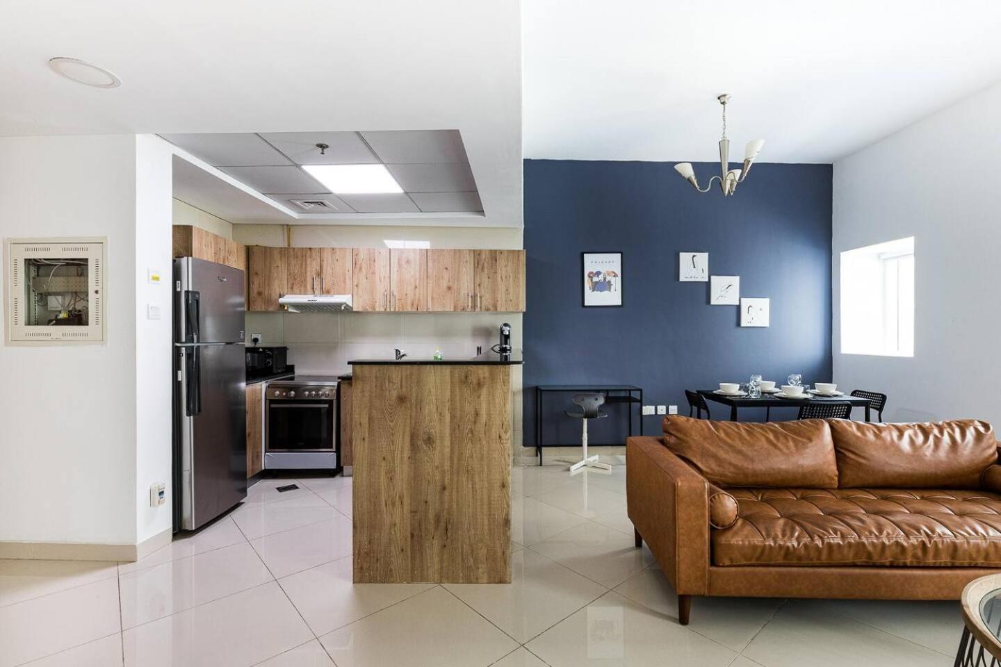 Apartment Tranquil Retreat With Epic Marina View Dubai