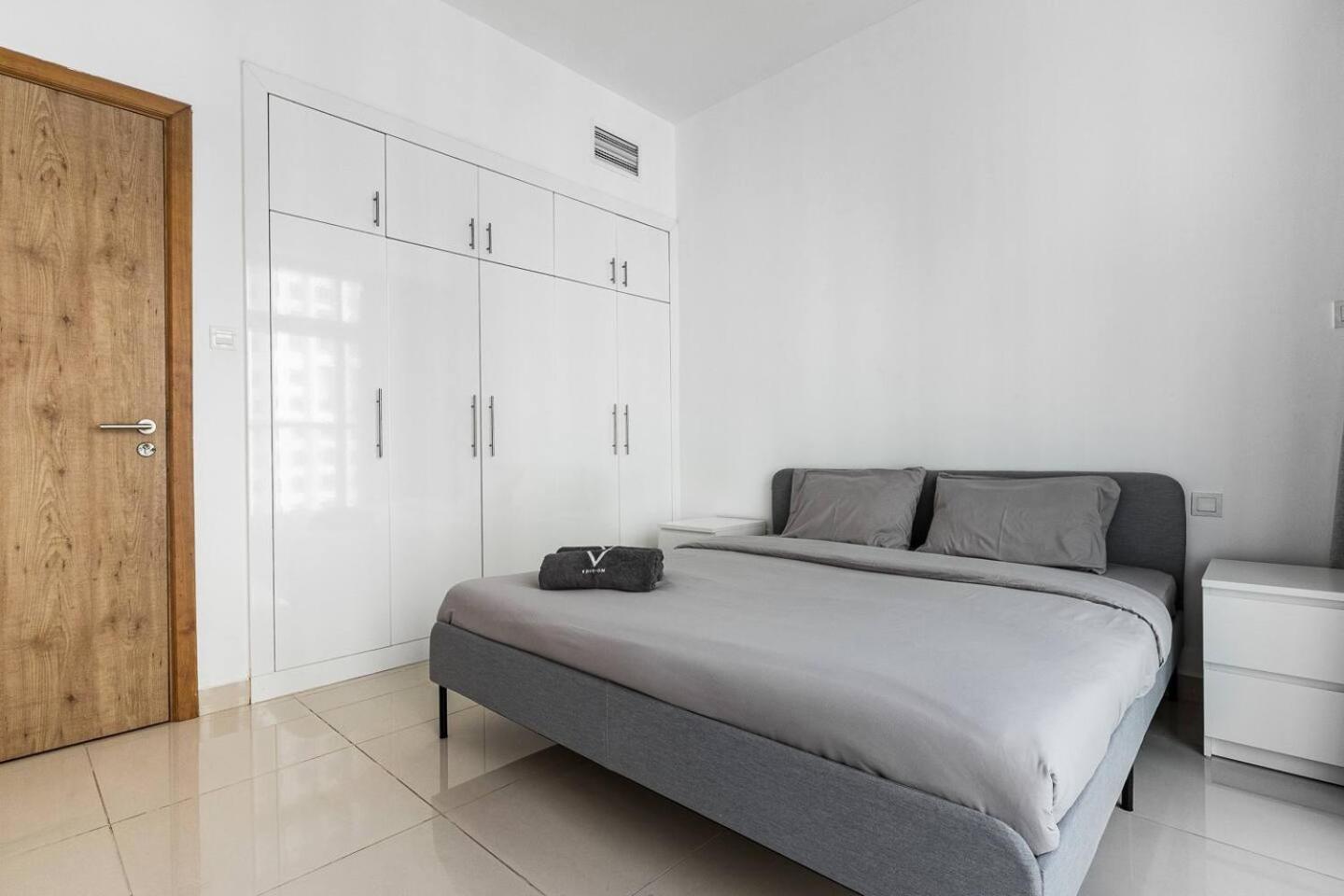 Apartment Tranquil Retreat With Epic Marina View Dubai