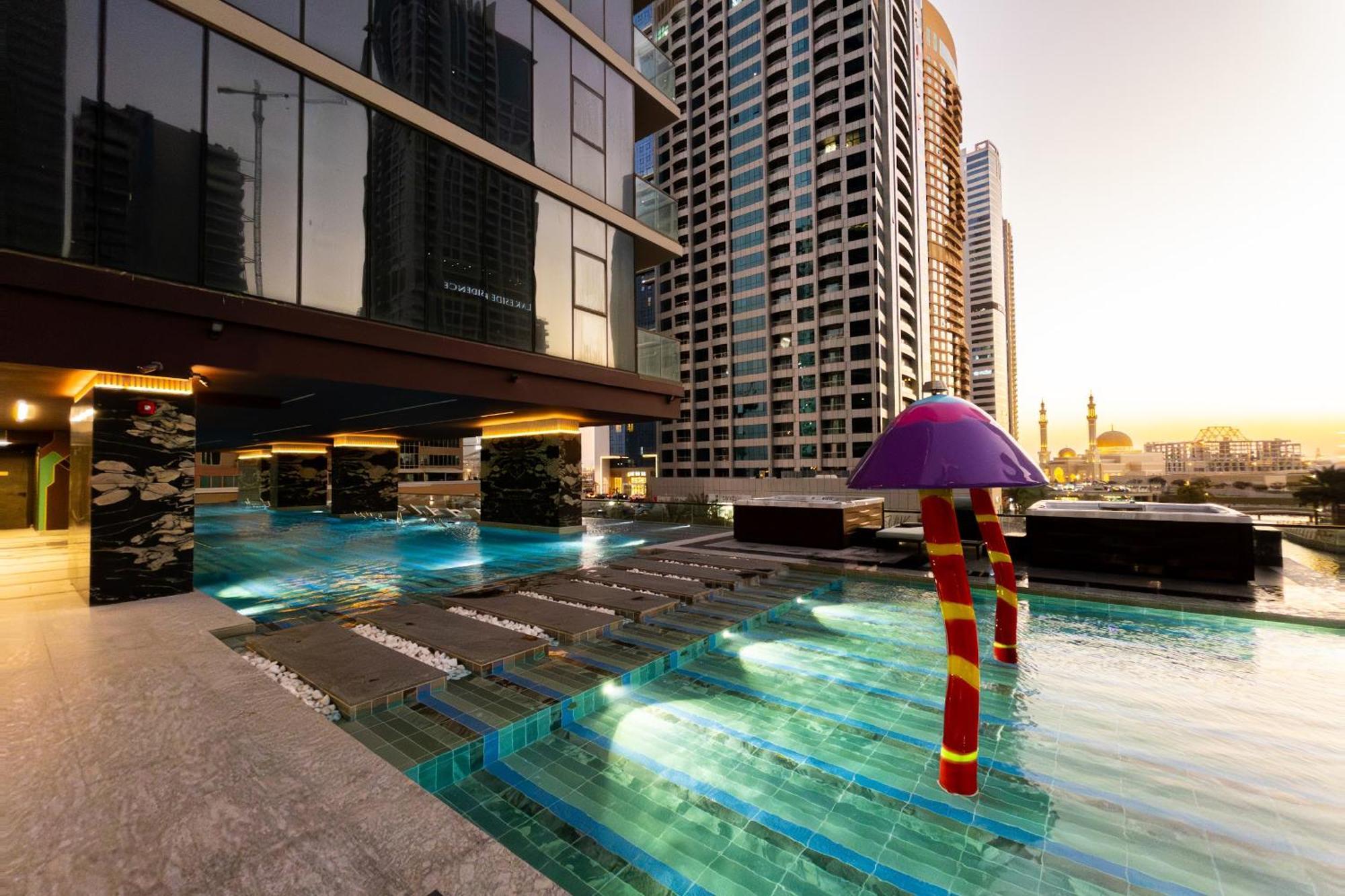 View 1br In Jlt - Walk To Metro & Free Baby Gear Apartment