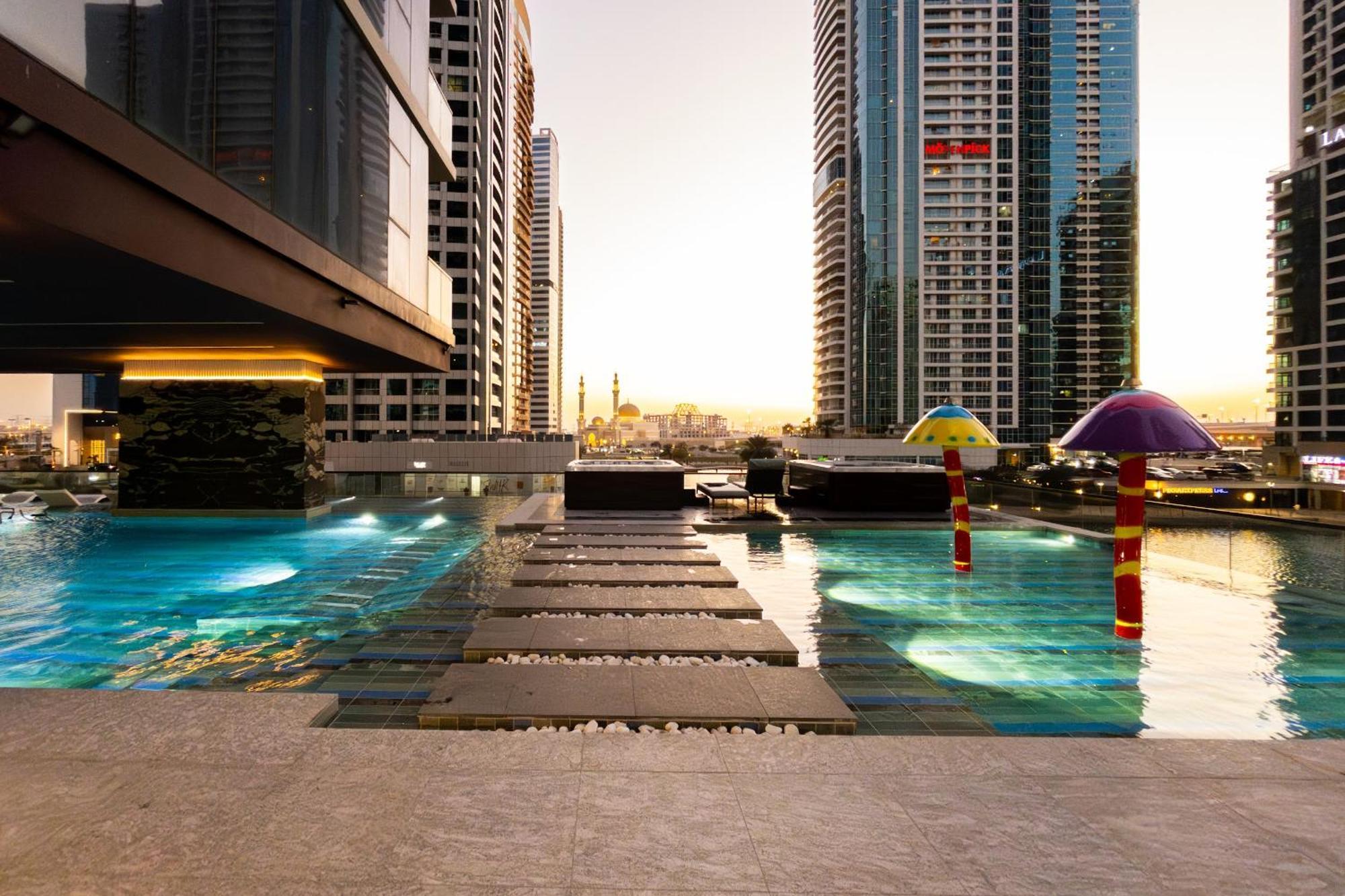 View 1br In Jlt - Walk To Metro & Free Baby Gear *