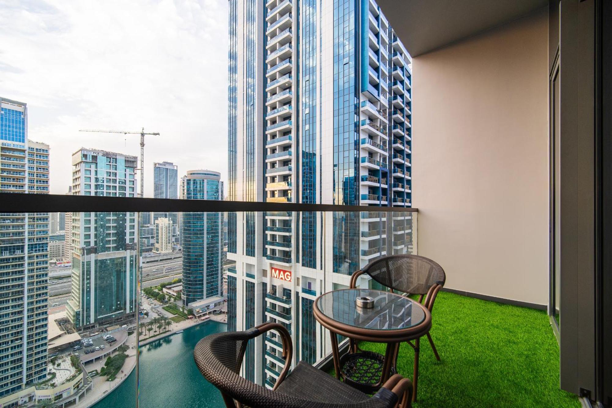 View 1br In Jlt - Walk To Metro & Free Baby Gear Apartment Dubai
