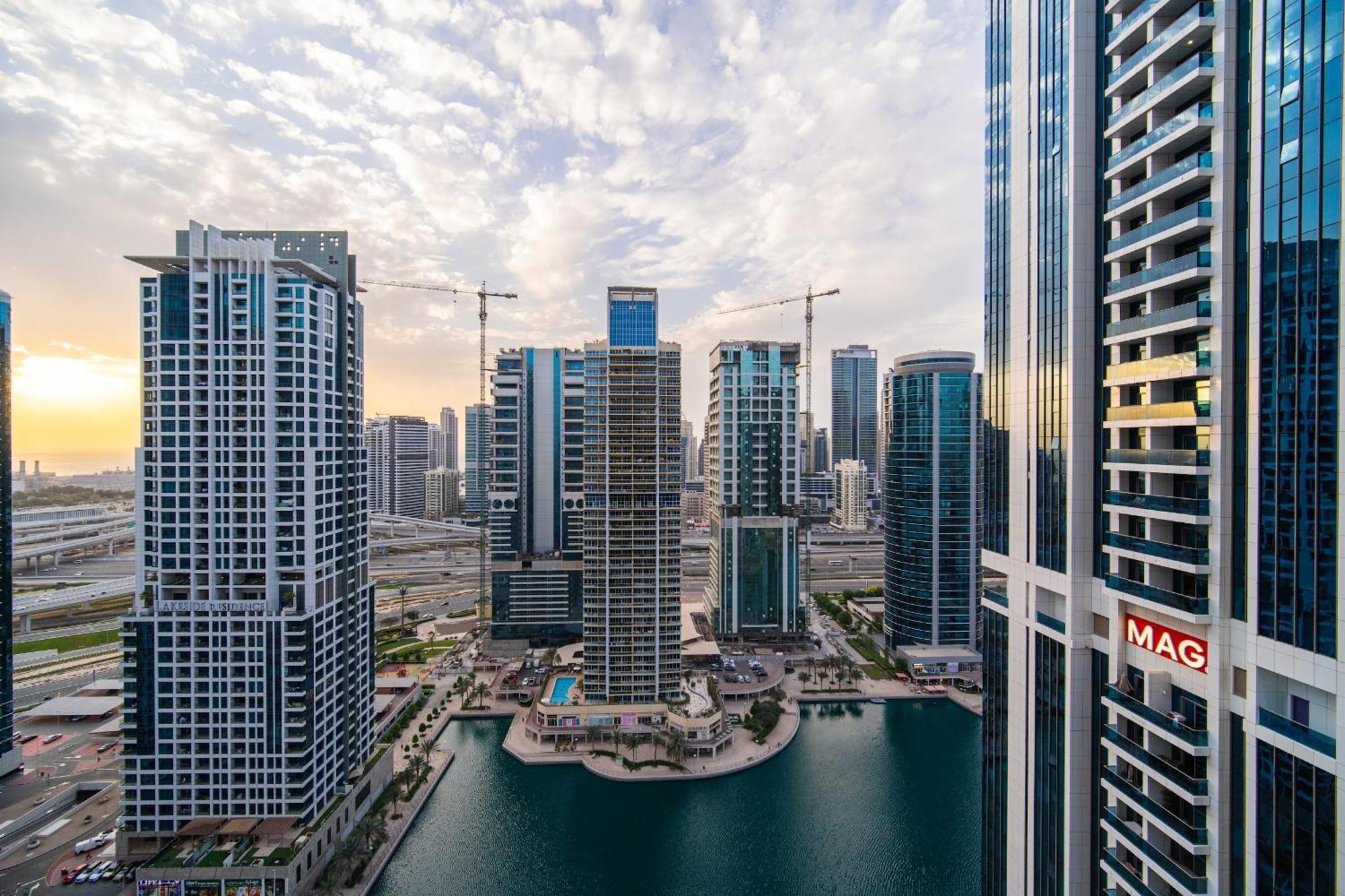 View 1br In Jlt - Walk To Metro & Free Baby Gear *