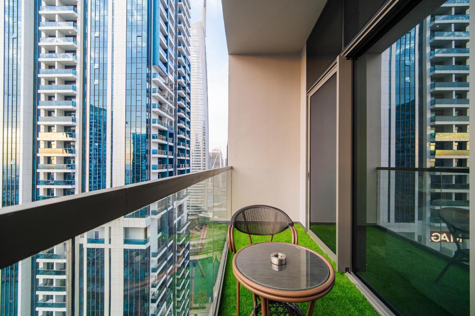 View 1br In Jlt - Walk To Metro & Free Baby Gear