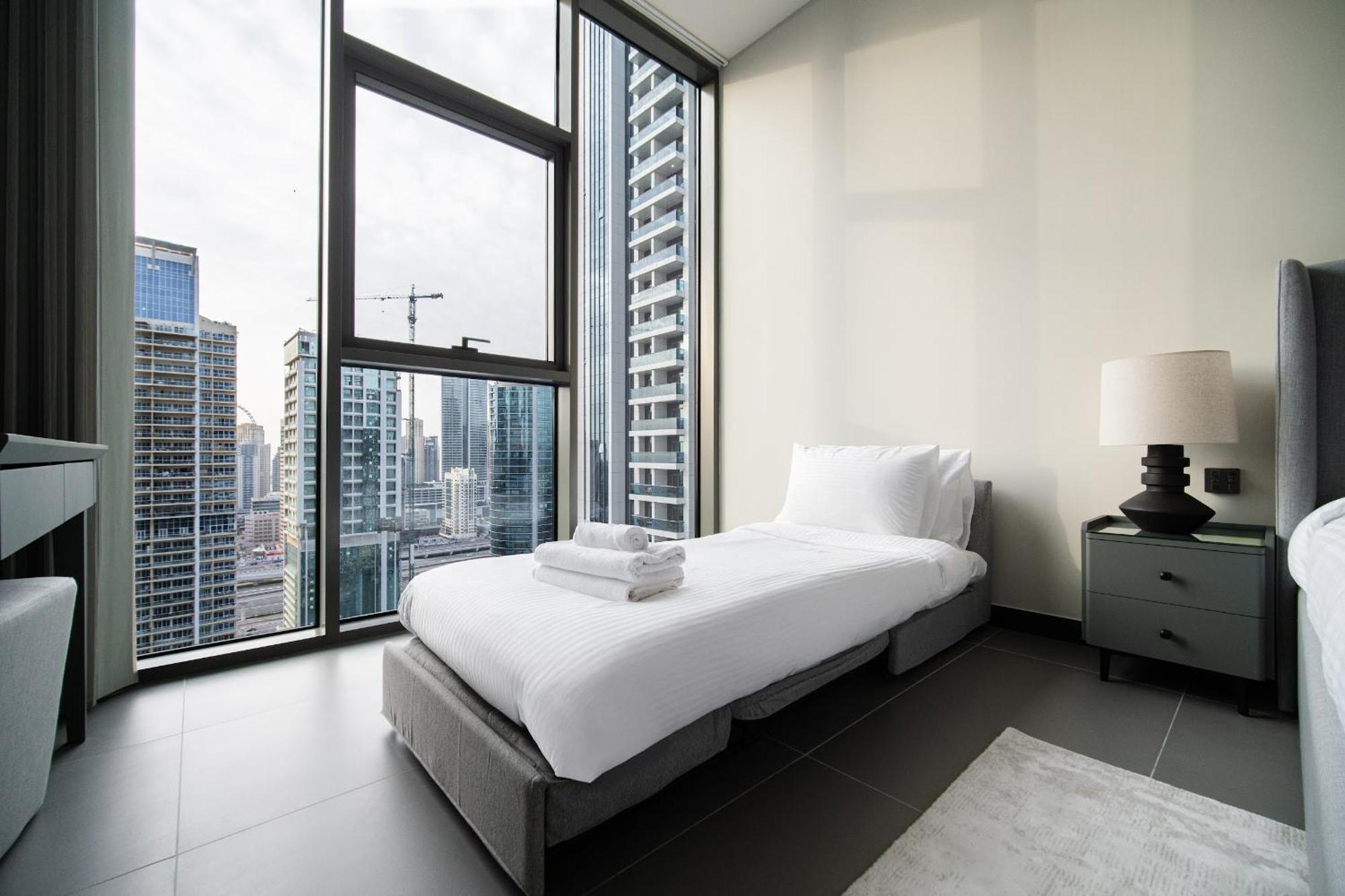 View 1br In Jlt - Walk To Metro & Free Baby Gear Dubai