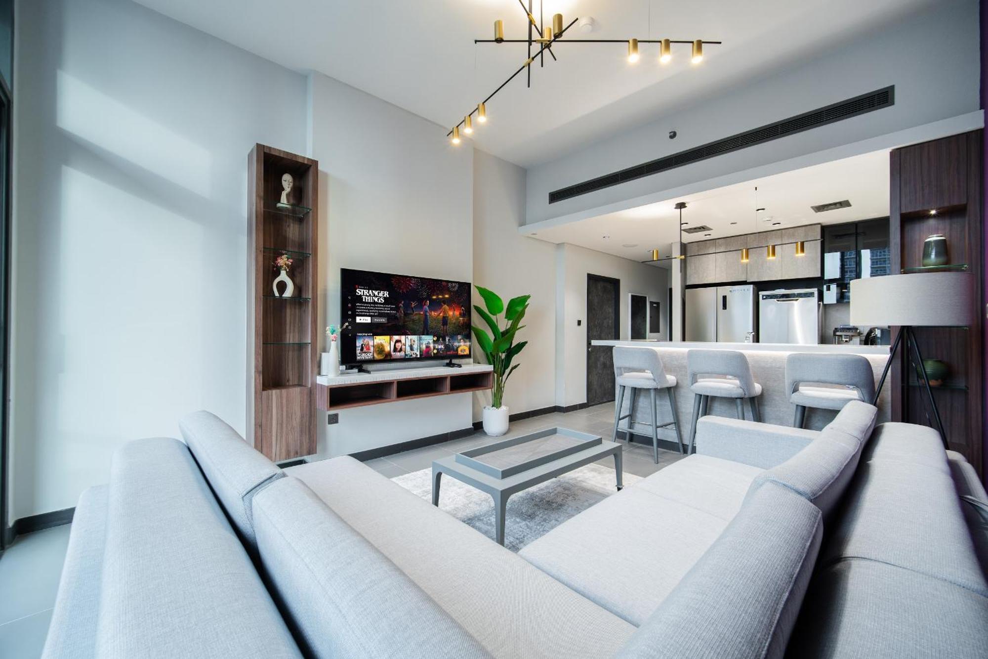 Apartment View 1br In Jlt - Walk To Metro & Free Baby Gear Dubai