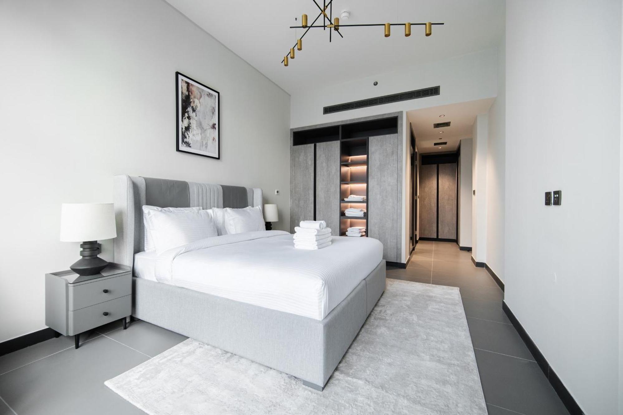 Apartment View 1br In Jlt - Walk To Metro & Free Baby Gear *