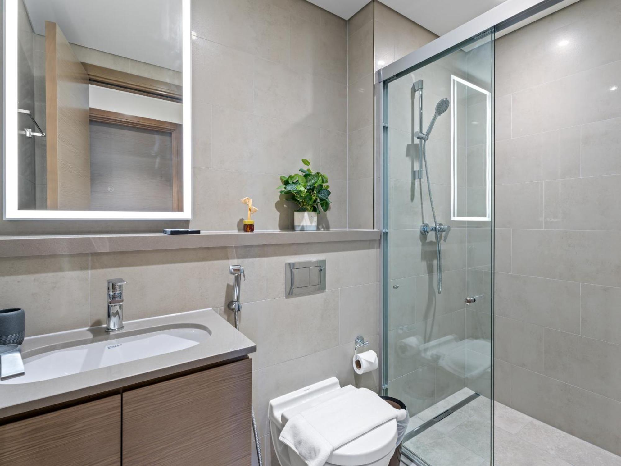 Luxury 1br Featuring Guest & Study Room-sobha Waves Apartment