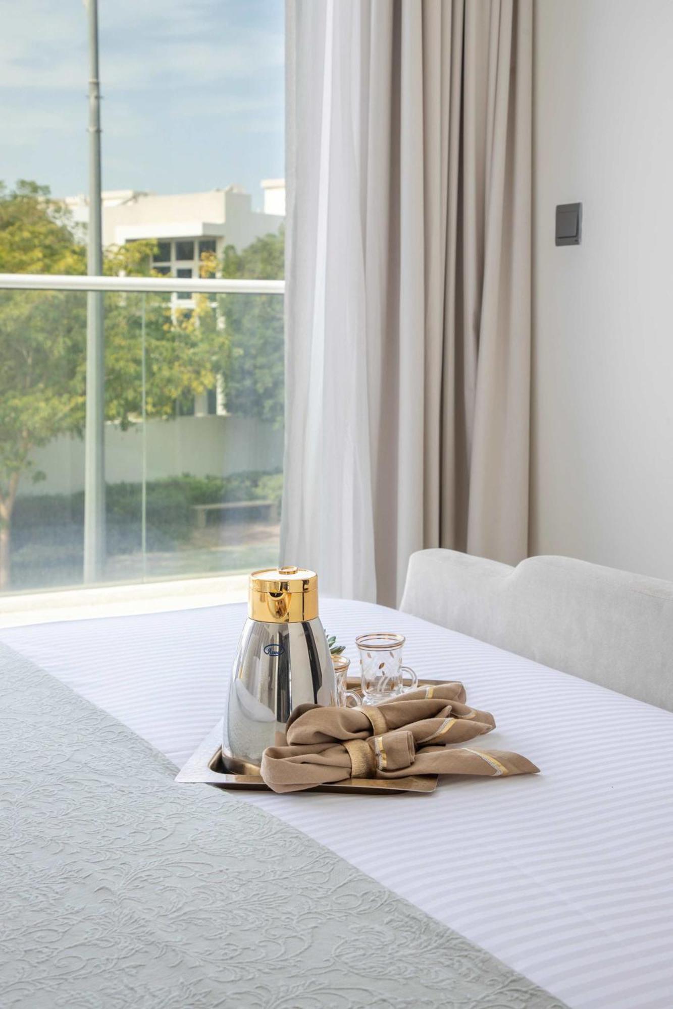 Frank Porter - Albizia Damac Hills 2 Villa Dubai